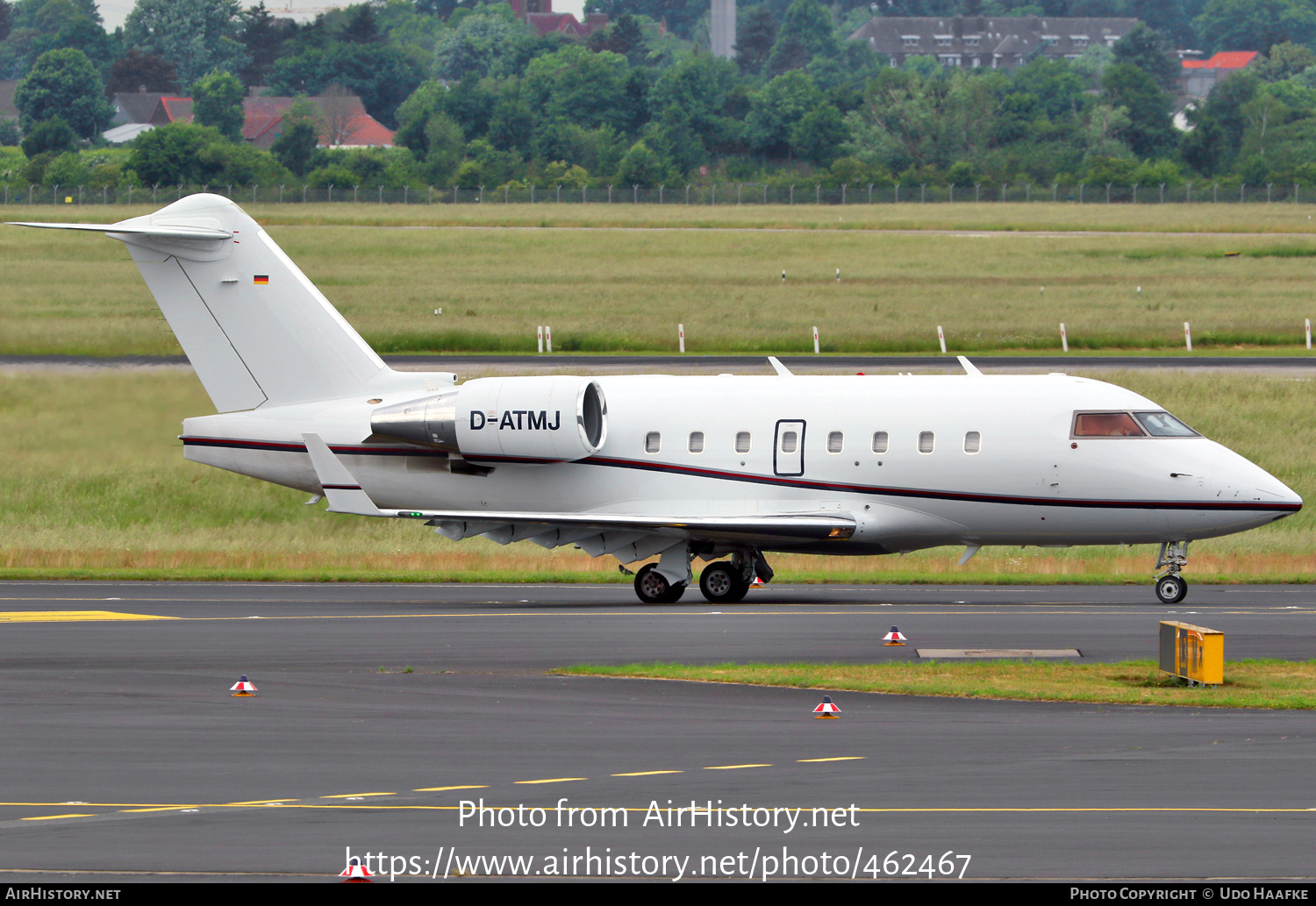 Aircraft Photo of D-ATMJ | Bombardier Challenger 604 (CL-600-2B16) | AirHistory.net #462467