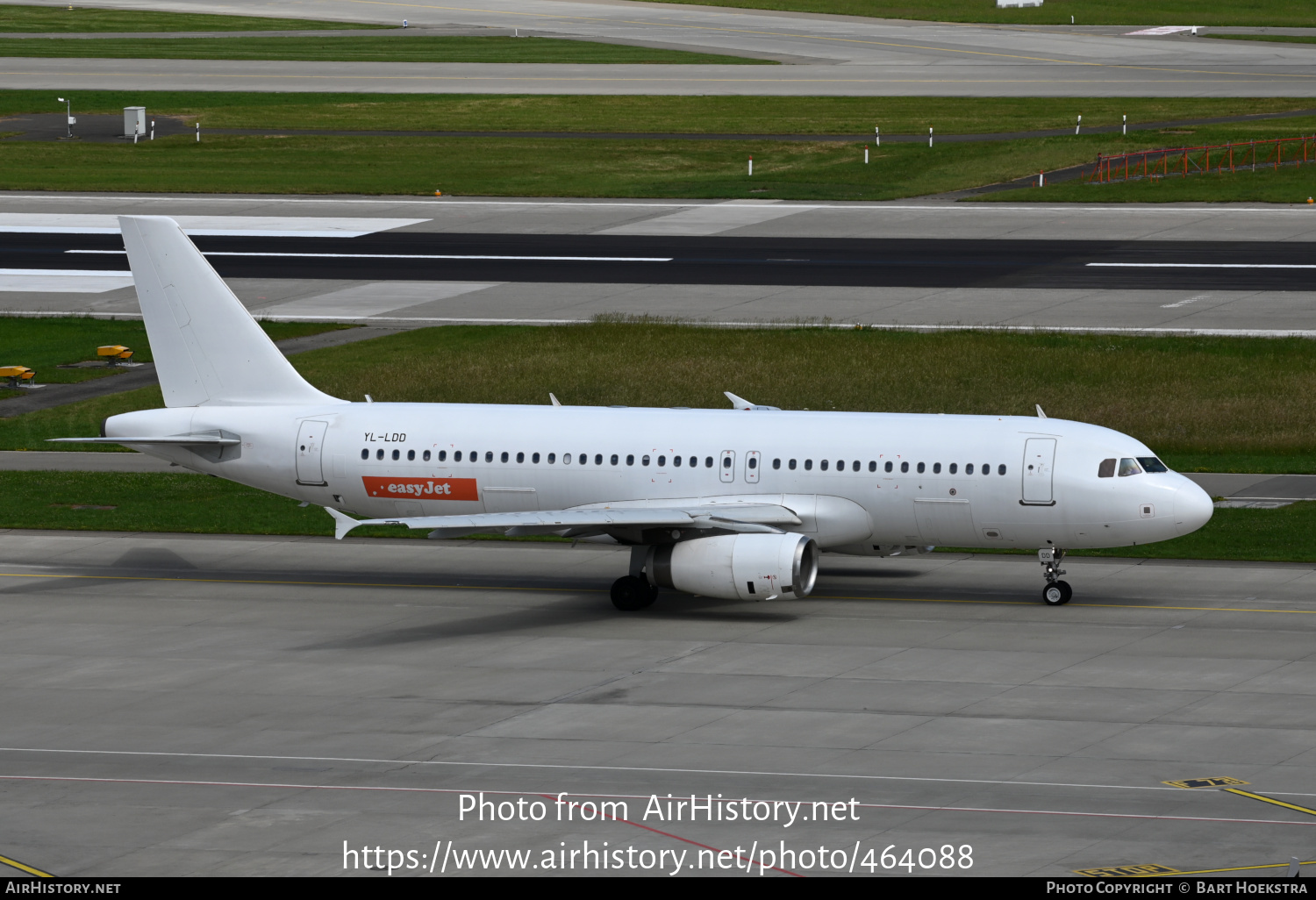 Aircraft Photo of YL-LDD | Airbus A320-232 | EasyJet | AirHistory.net #464088