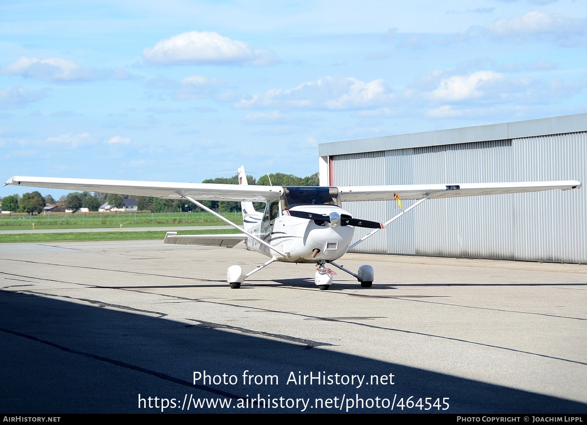 Aircraft Photo of D-ETKJ | Cessna 172S Skyhawk | AirHistory.net #464545