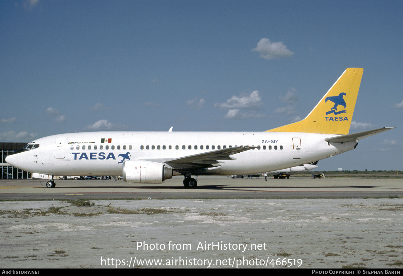 Aircraft Photo of XA-SIY | Boeing 737-3Y0 | TAESA - Transportes Aéreos Ejecutivos | AirHistory.net #466519