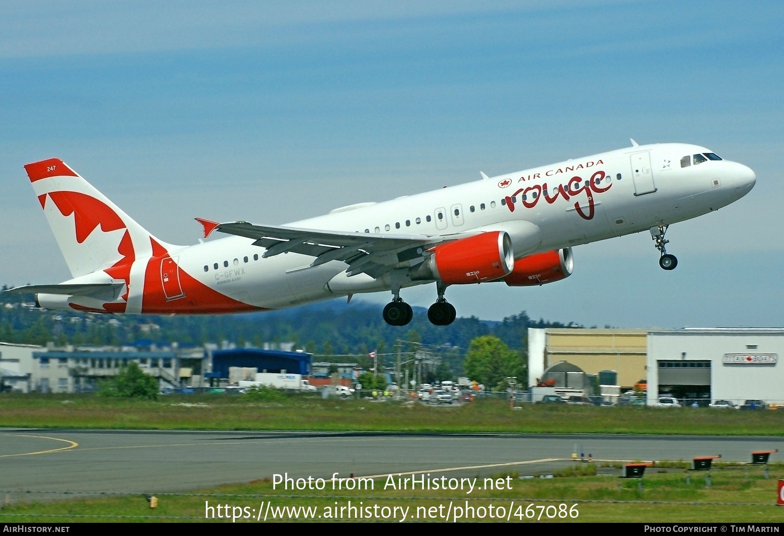 Aircraft Photo of C-GFWX | Airbus A320-214 | Air Canada Rouge | AirHistory.net #467086