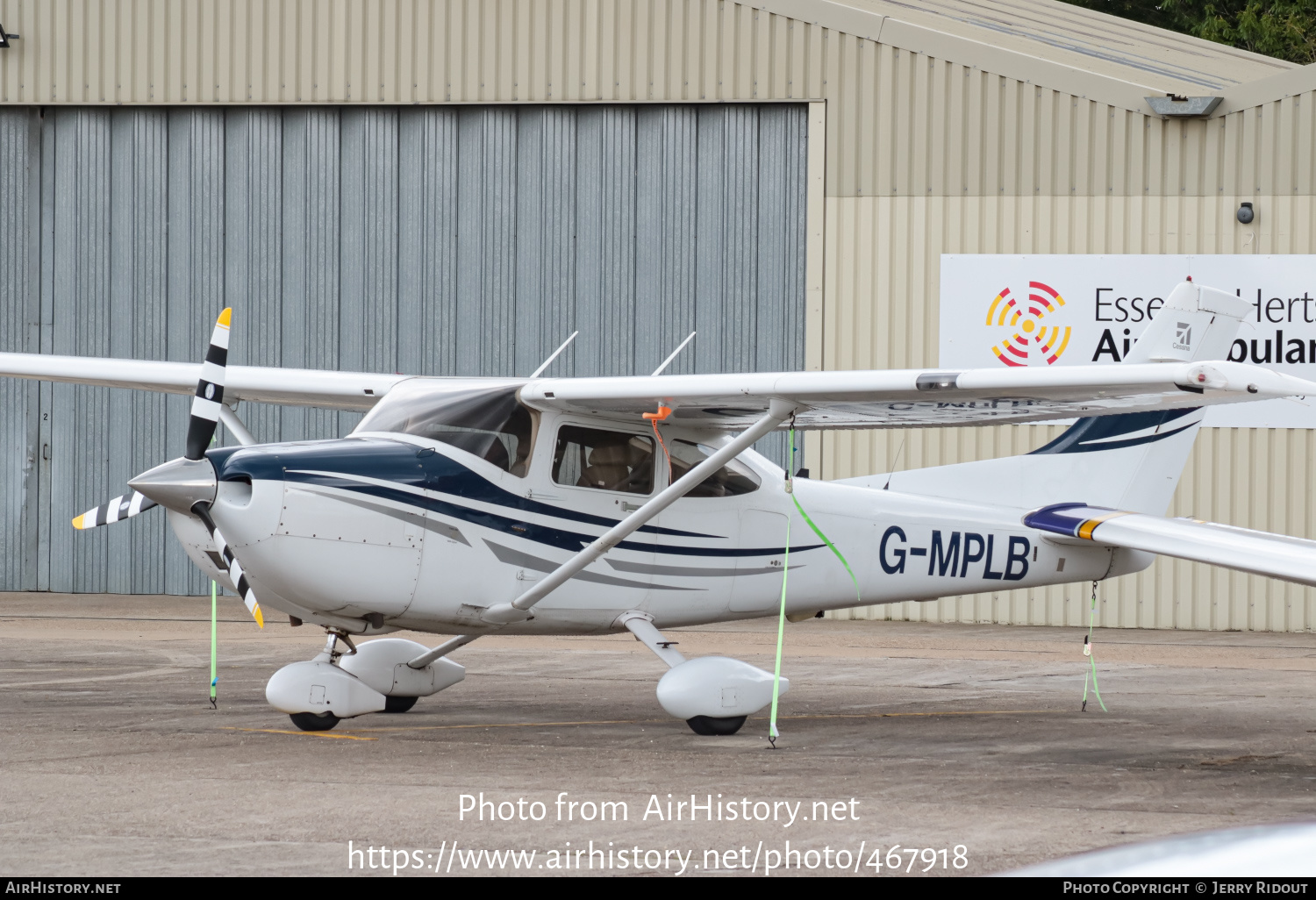 Aircraft Photo of G-MPLB | Cessna 182T Skylane | AirHistory.net #467918