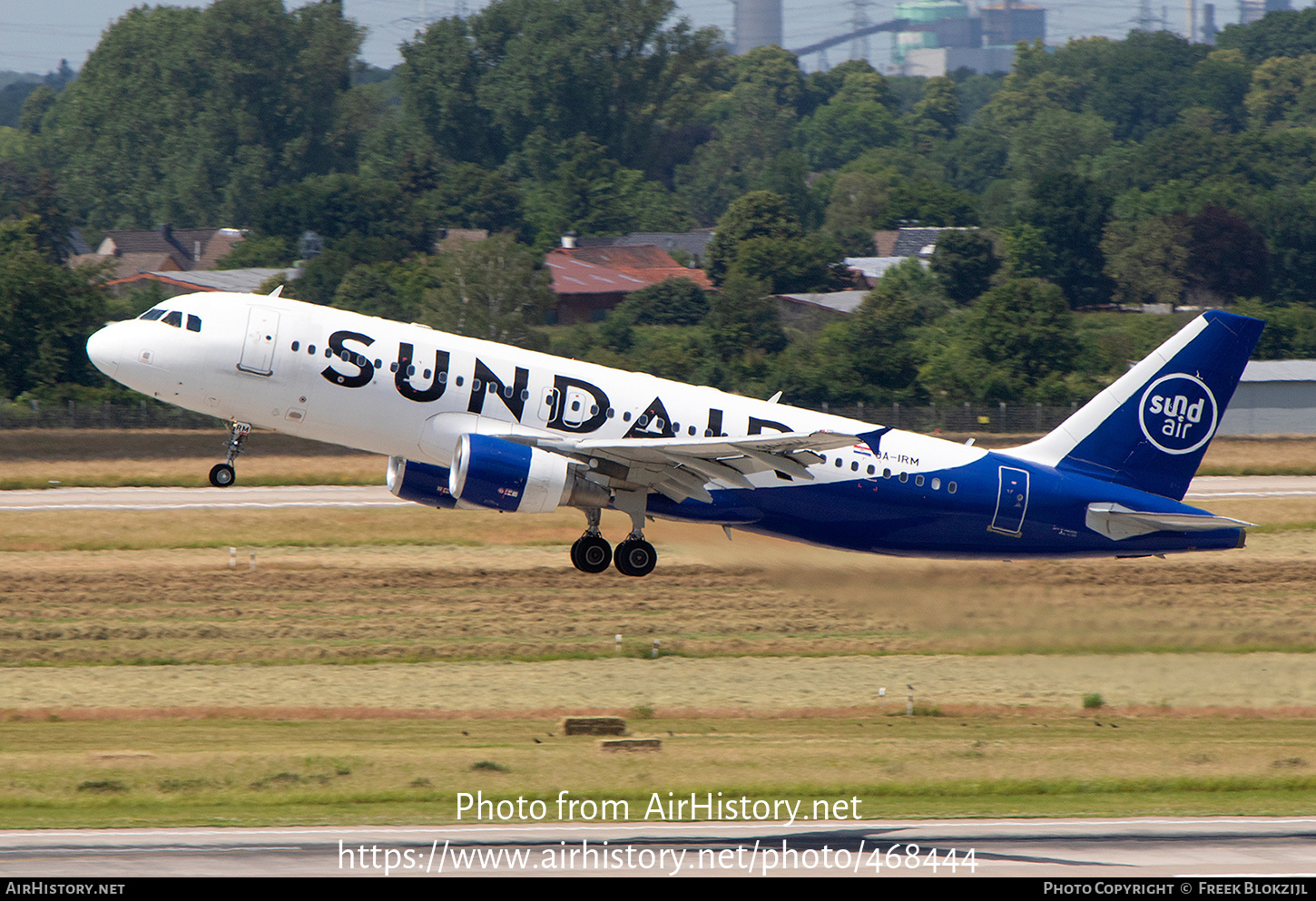 Aircraft Photo of 9A-IRM | Airbus A320-214 | Sundair | AirHistory.net #468444