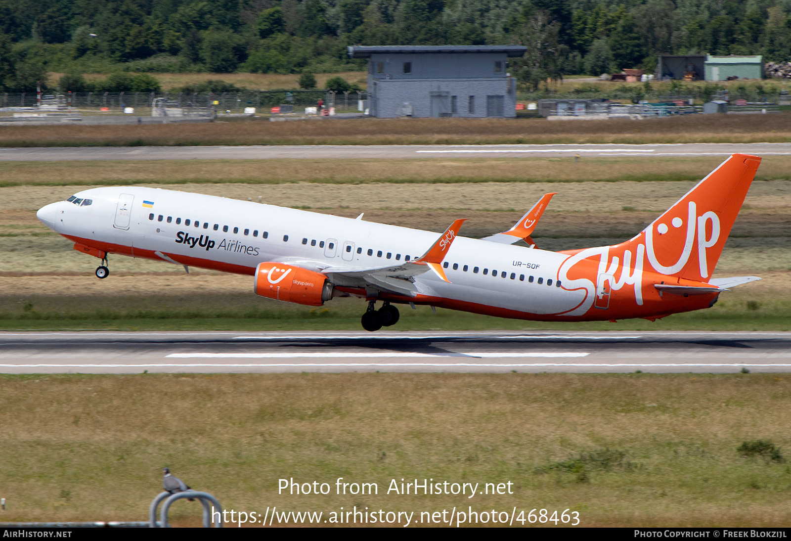 Aircraft Photo of UR-SQF | Boeing 737-8H6 | SkyUp Airlines | AirHistory.net #468463