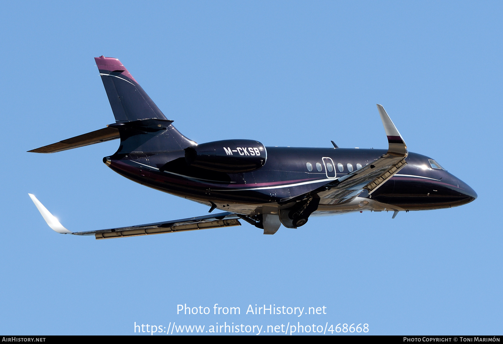 Aircraft Photo of M-CKSB | Dassault Falcon 2000 | AirHistory.net #468668