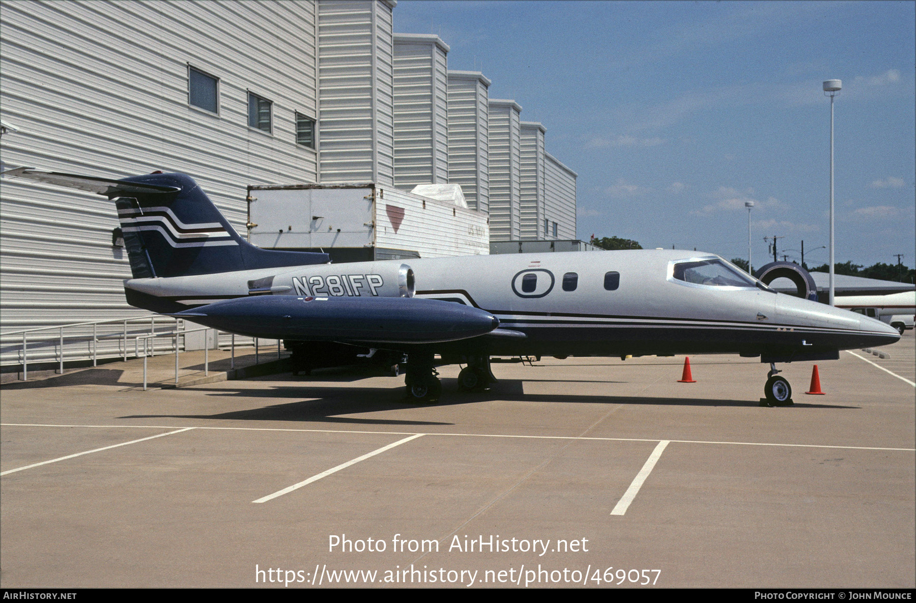 Aircraft Photo of N281LP | Gates Learjet 24D | AirHistory.net #469057