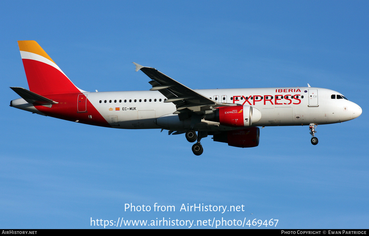 Aircraft Photo of EC-MUK | Airbus A320-214 | Iberia Express | AirHistory.net #469467