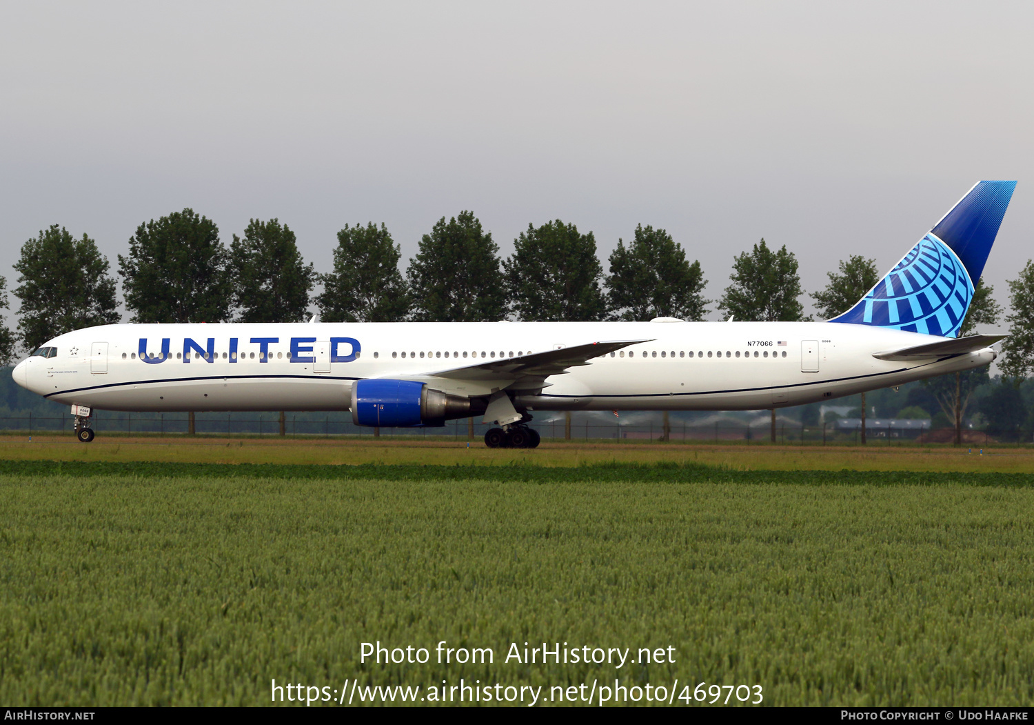 Aircraft Photo of N77066 | Boeing 767-424/ER | United Airlines | AirHistory.net #469703