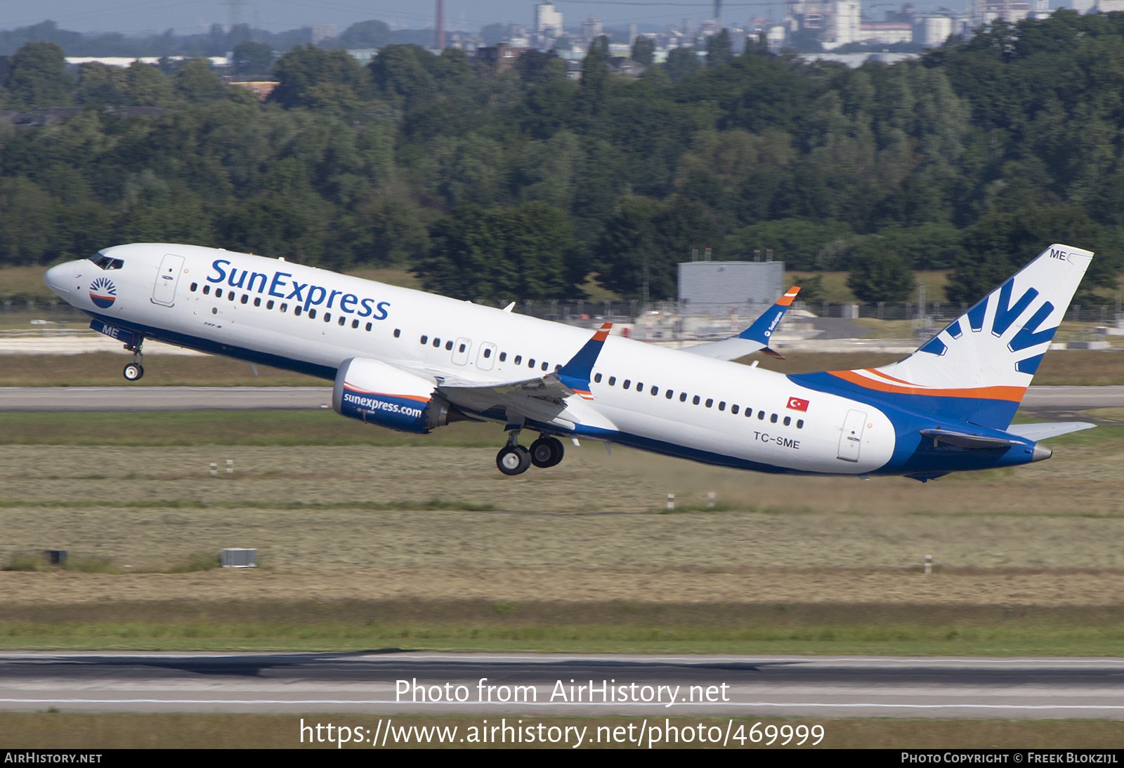 Aircraft Photo of TC-SME | Boeing 737-8 Max 8 | SunExpress | AirHistory.net #469999