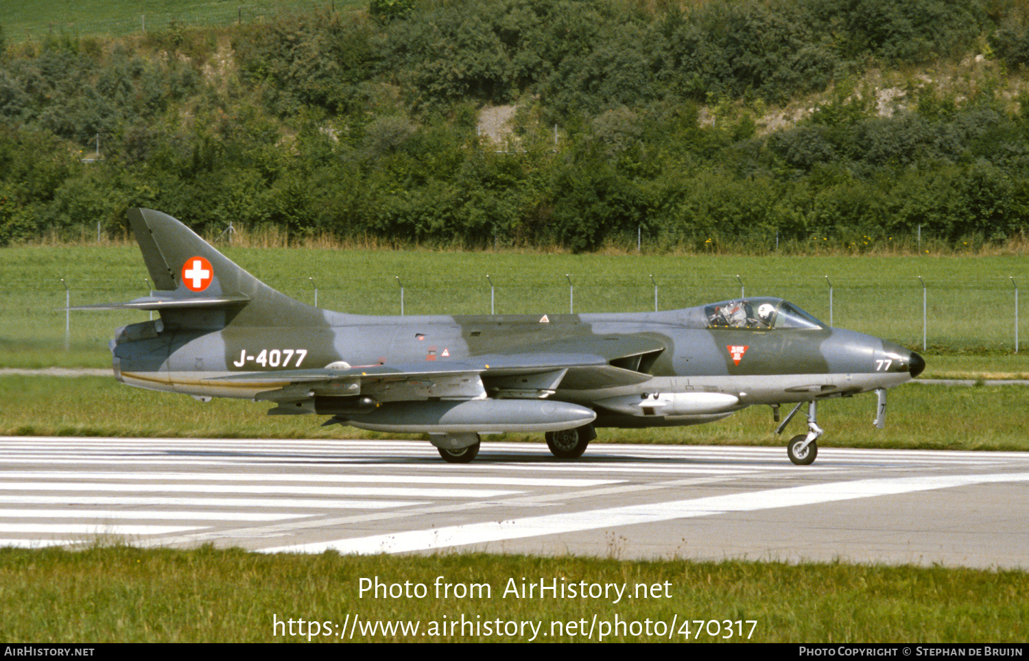 Aircraft Photo of J-4077 | Hawker Hunter F58 | Switzerland - Air Force | AirHistory.net #470317