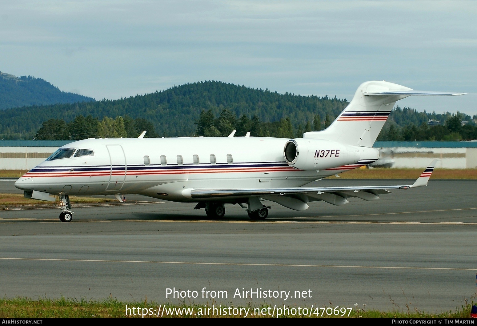 Aircraft Photo of N37FE | Bombardier Challenger 300 (BD-100-1A10) | AirHistory.net #470697