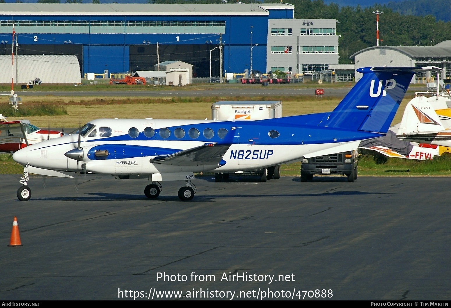 Aircraft Photo of N825UP | Beechcraft 350i King Air (B300) | Wheels Up | AirHistory.net #470888