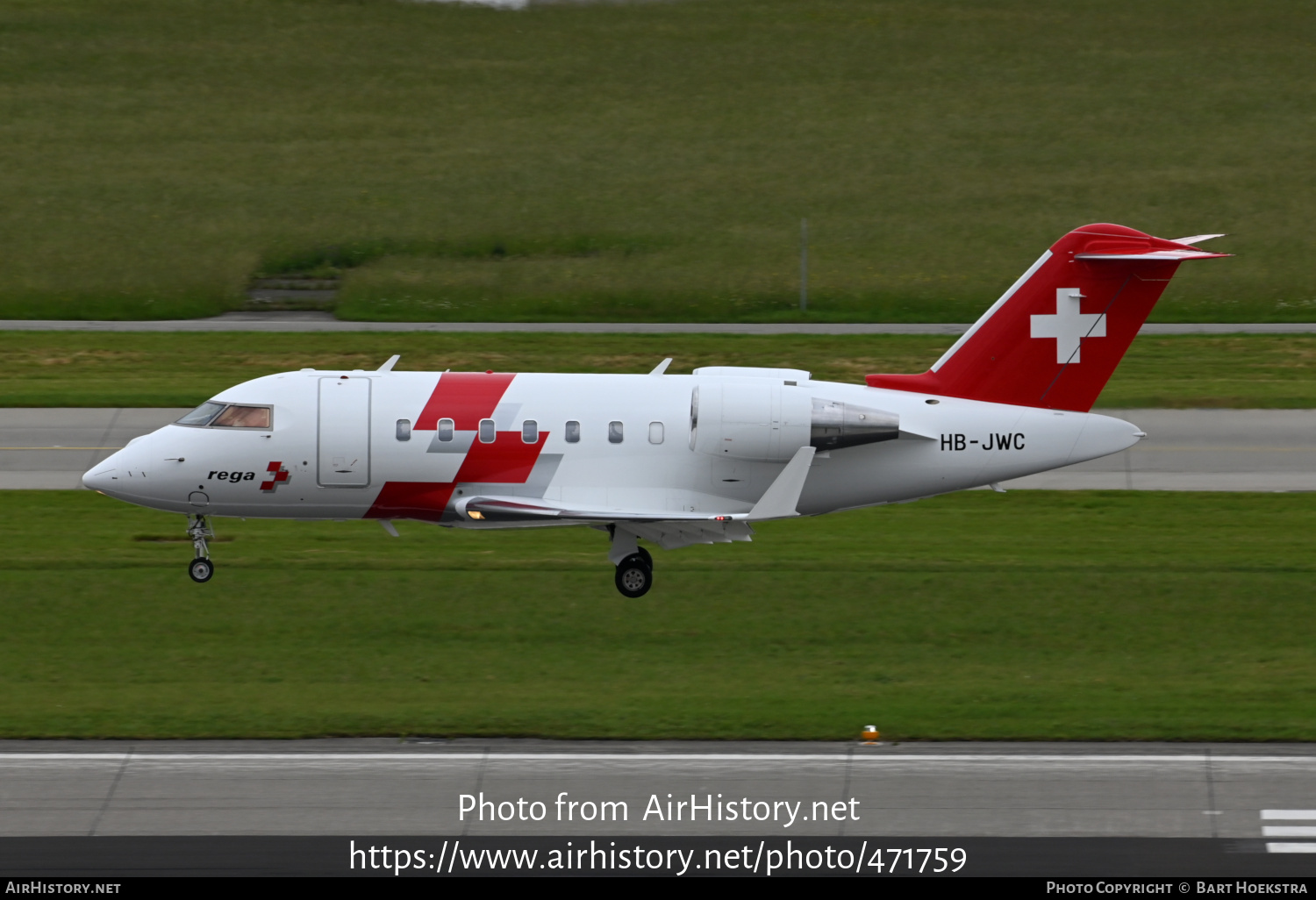 Aircraft Photo of HB-JWC | Bombardier Challenger 650 (CL-600-2B16) | REGA - Swiss Air Ambulance | AirHistory.net #471759