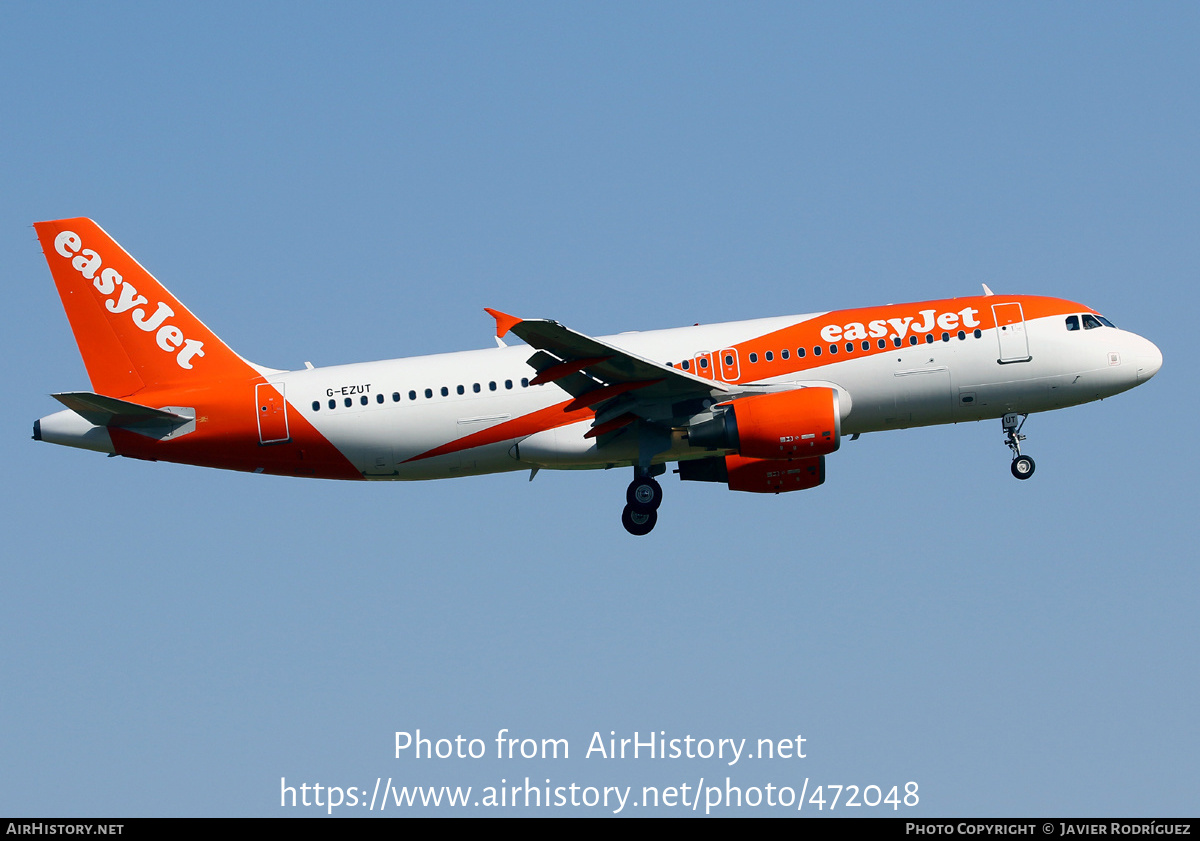 Aircraft Photo of G-EZUT | Airbus A320-214 | EasyJet | AirHistory.net #472048