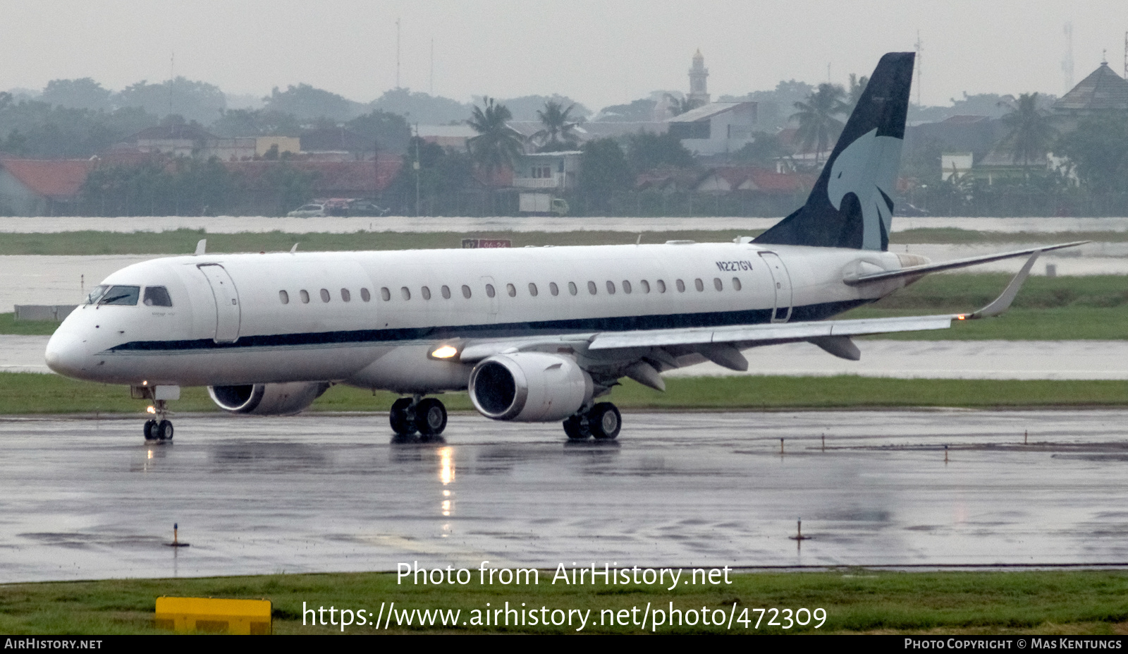 Aircraft Photo of N227GV | Embraer Lineage 1000 (ERJ-190-100ECJ) | Premiair | AirHistory.net #472309