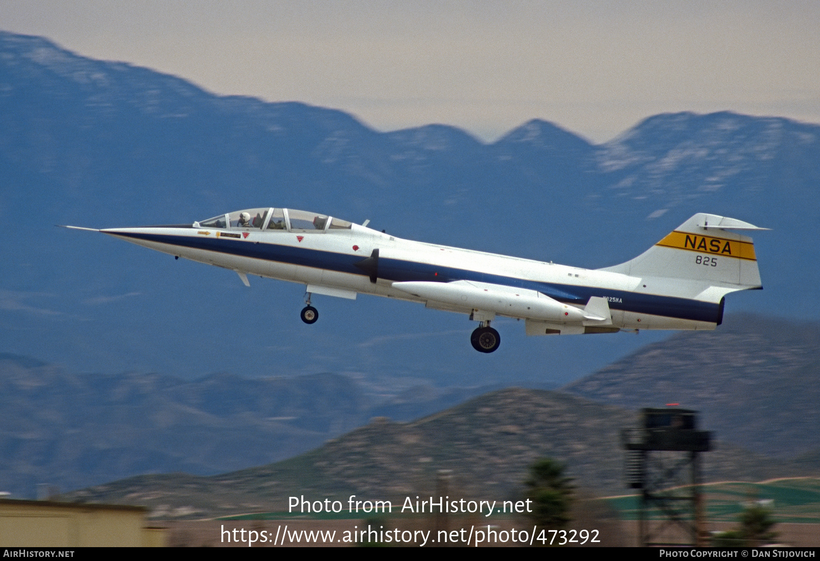 Aircraft Photo of N825NA / 66-13628 | Lockheed TF-104G Starfighter | NASA - National Aeronautics and Space Administration | AirHistory.net #473292