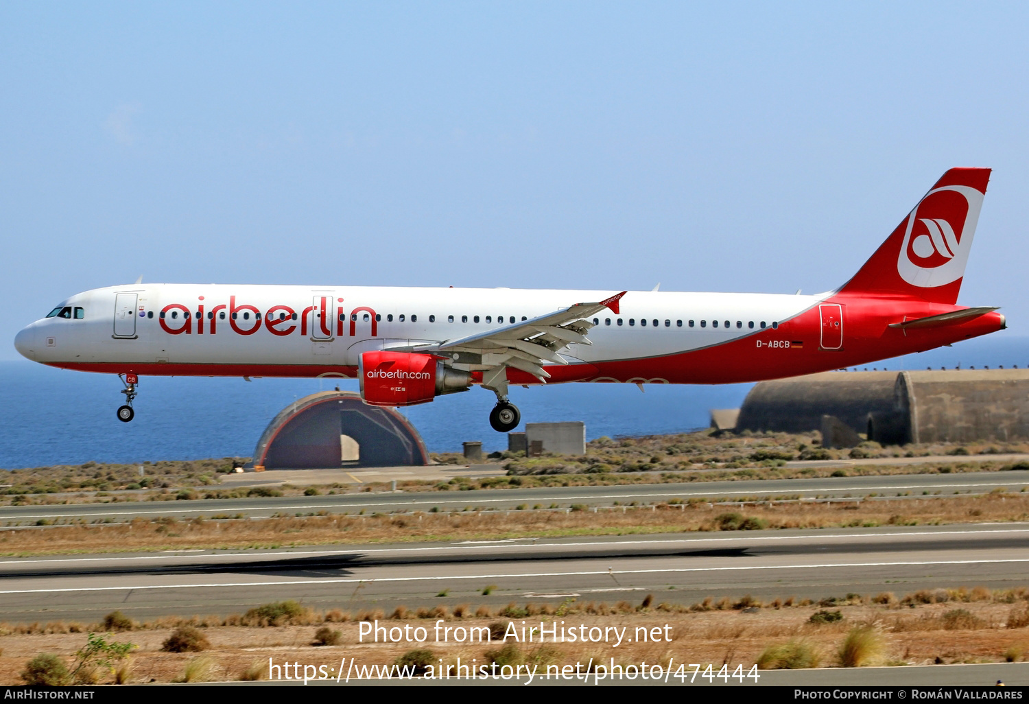 Aircraft Photo of D-ABCB | Airbus A321-211/P2F | Air Berlin | AirHistory.net #474444