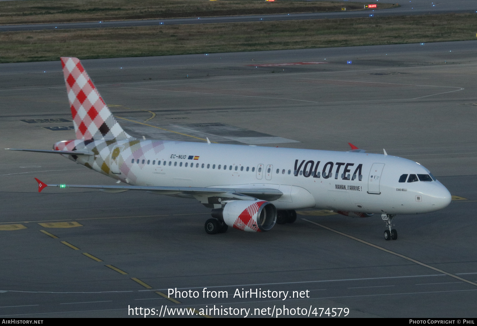 Aircraft Photo of EC-NUO | Airbus A320-214 | Volotea | AirHistory.net #474579