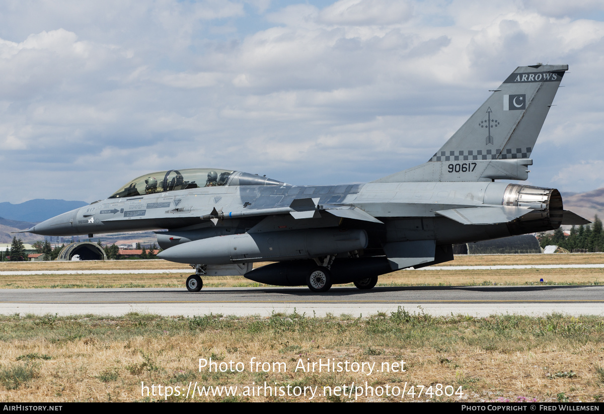 Aircraft Photo of 90617 | General Dynamics F-16BM Fighting Falcon | Pakistan - Air Force | AirHistory.net #474804