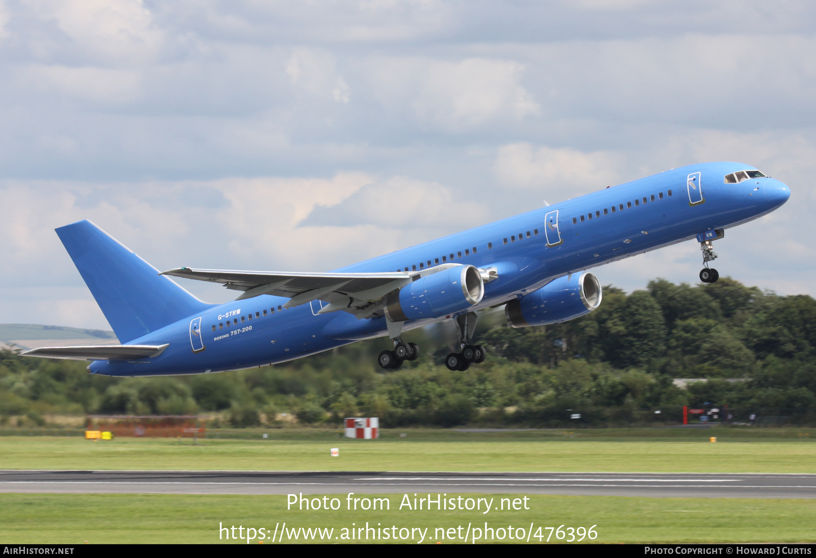 Aircraft Photo of G-STRW | Boeing 757-28A | AirHistory.net #476396