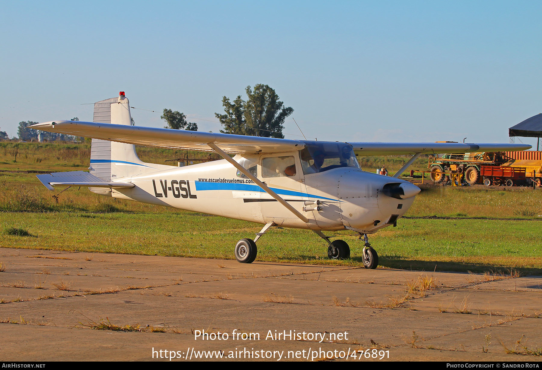 Aircraft Photo of LV-GSL | Cessna 172 | AirHistory.net #476891