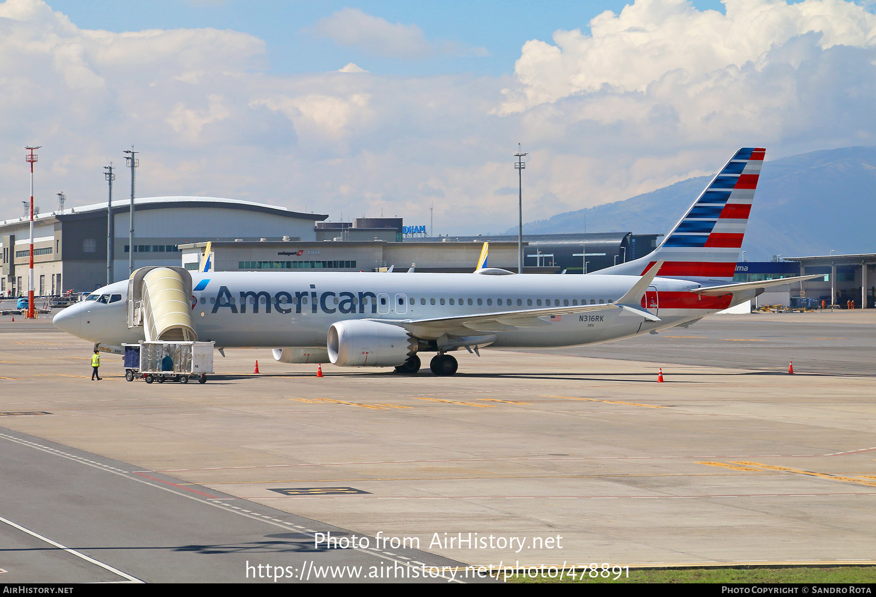 Aircraft Photo of N316RK | Boeing 737-8 Max 8 | American Airlines | AirHistory.net #478891