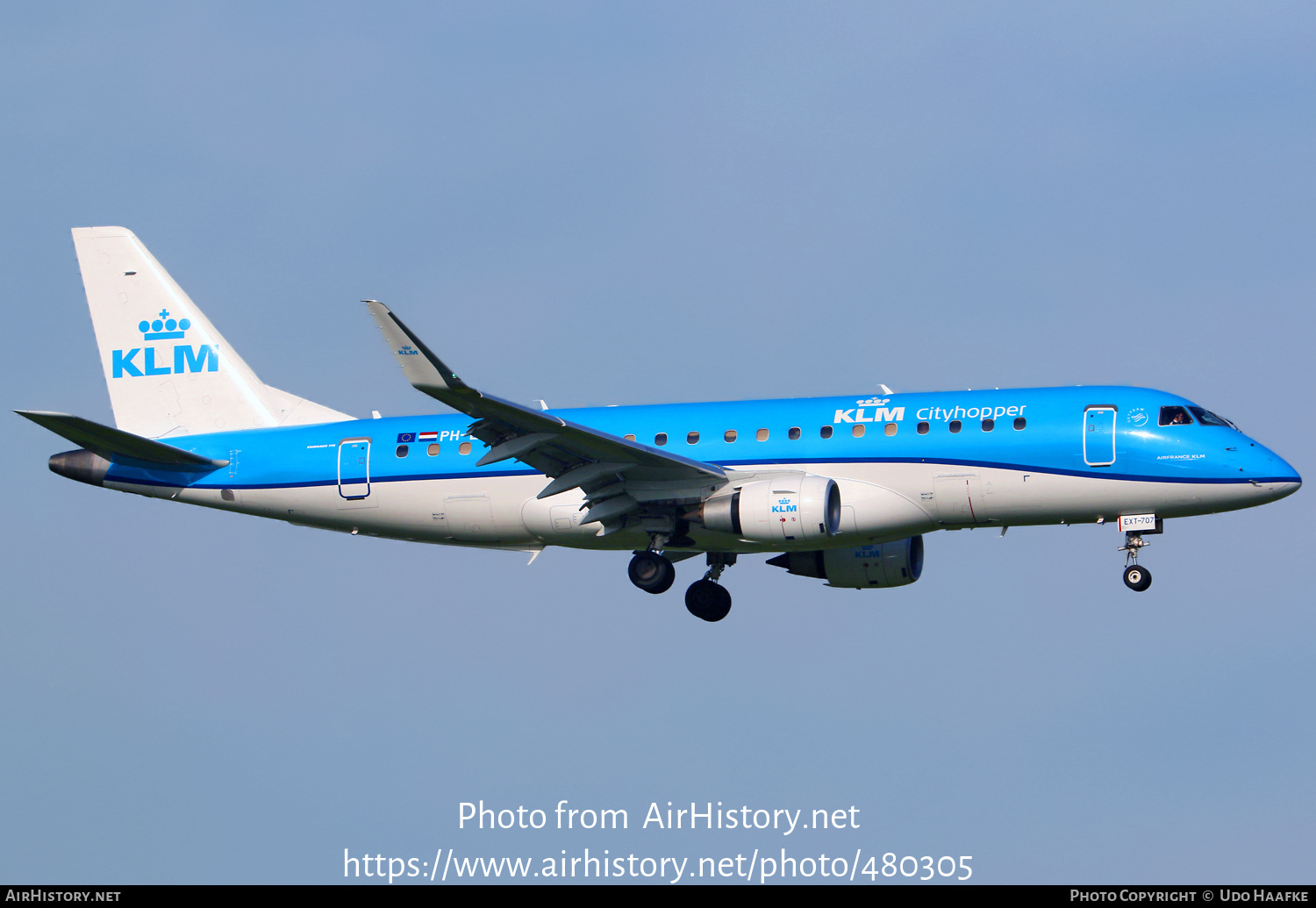 Aircraft Photo of PH-EXT | Embraer 175STD (ERJ-170-200STD) | KLM Cityhopper | AirHistory.net #480305