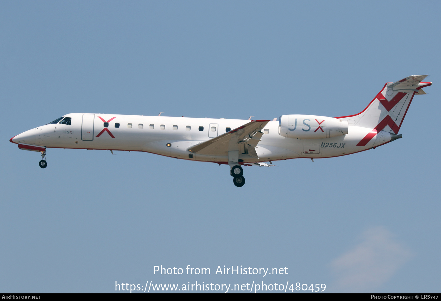 Aircraft Photo of N256JX | Embraer ERJ-135LR (EMB-135LR) | JetSuiteX - JSX | AirHistory.net #480459