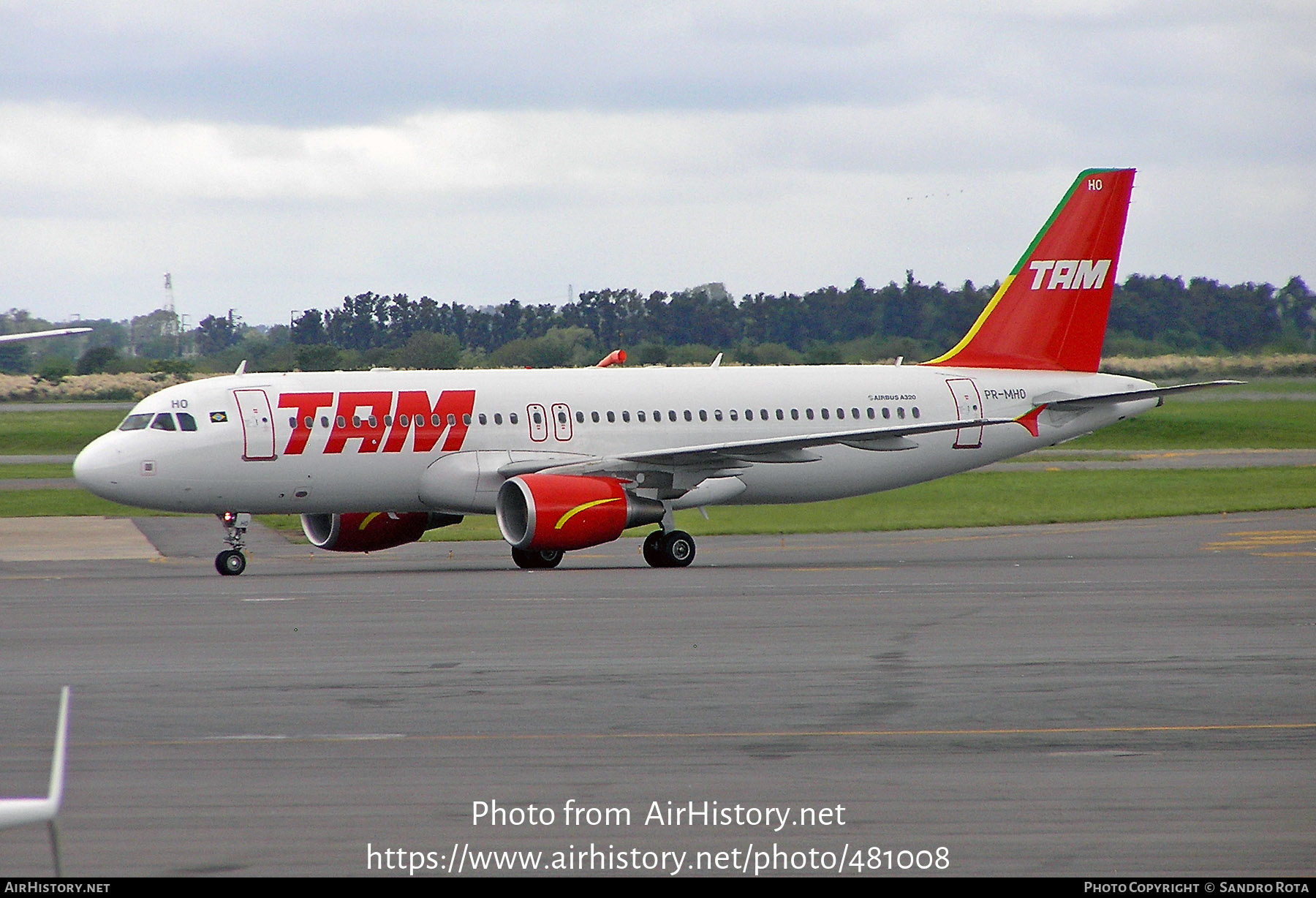 Aircraft Photo of PR-MHO | Airbus A320-214 | TAM Linhas Aéreas | AirHistory.net #481008