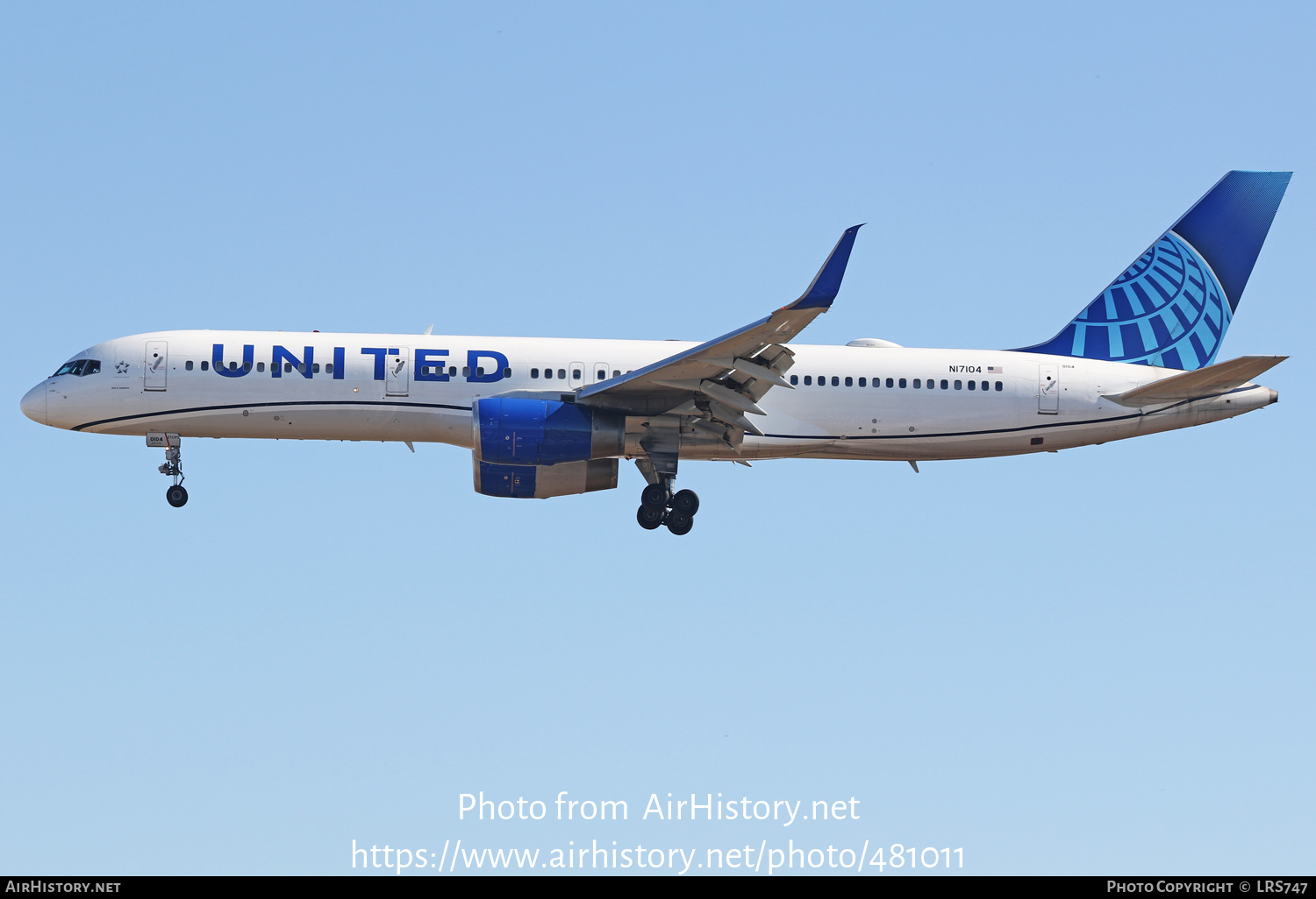 Aircraft Photo of N17104 | Boeing 757-224 | United Airlines | AirHistory.net #481011