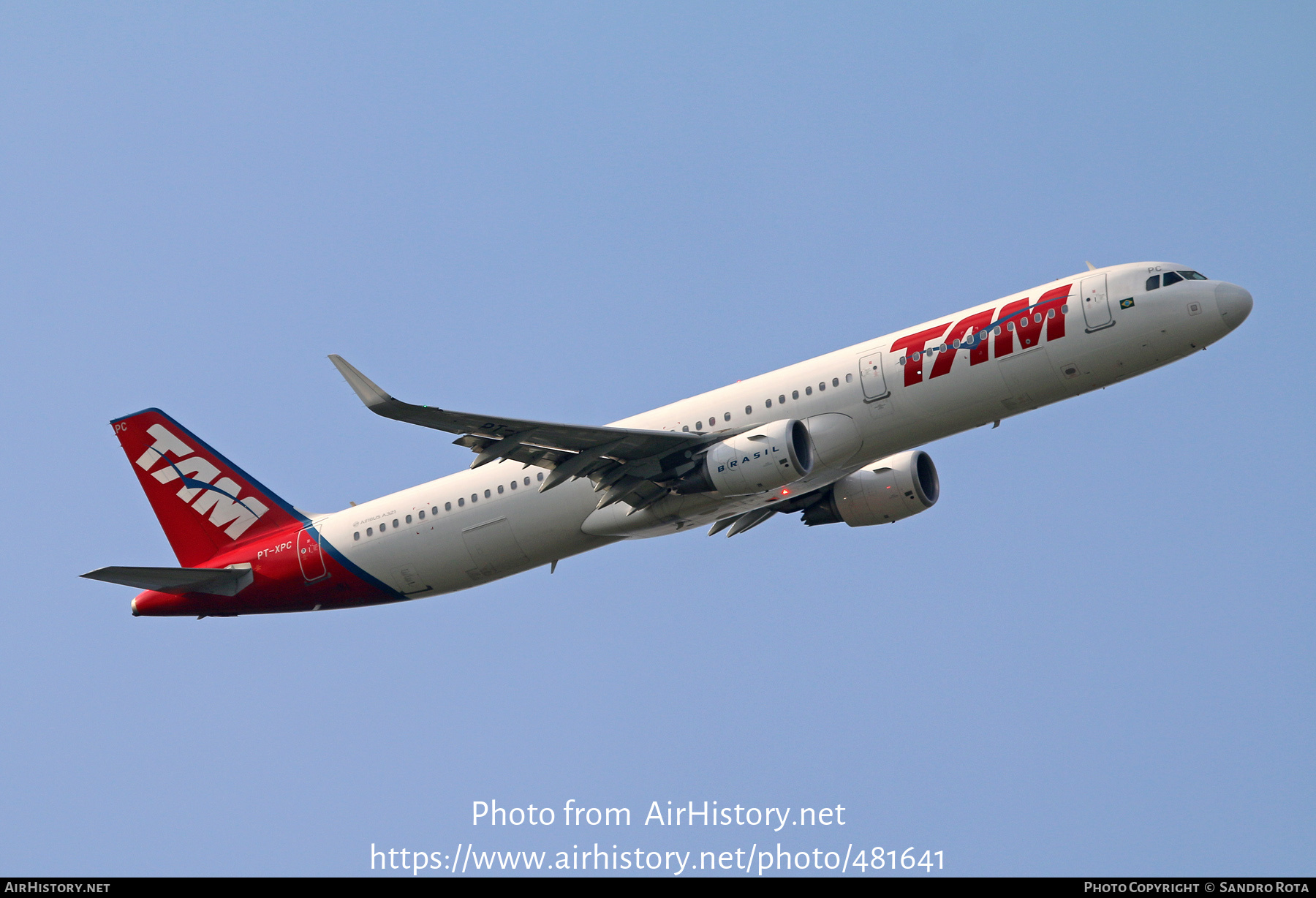 Aircraft Photo of PT-XPC | Airbus A321-211 | TAM Linhas Aéreas | AirHistory.net #481641