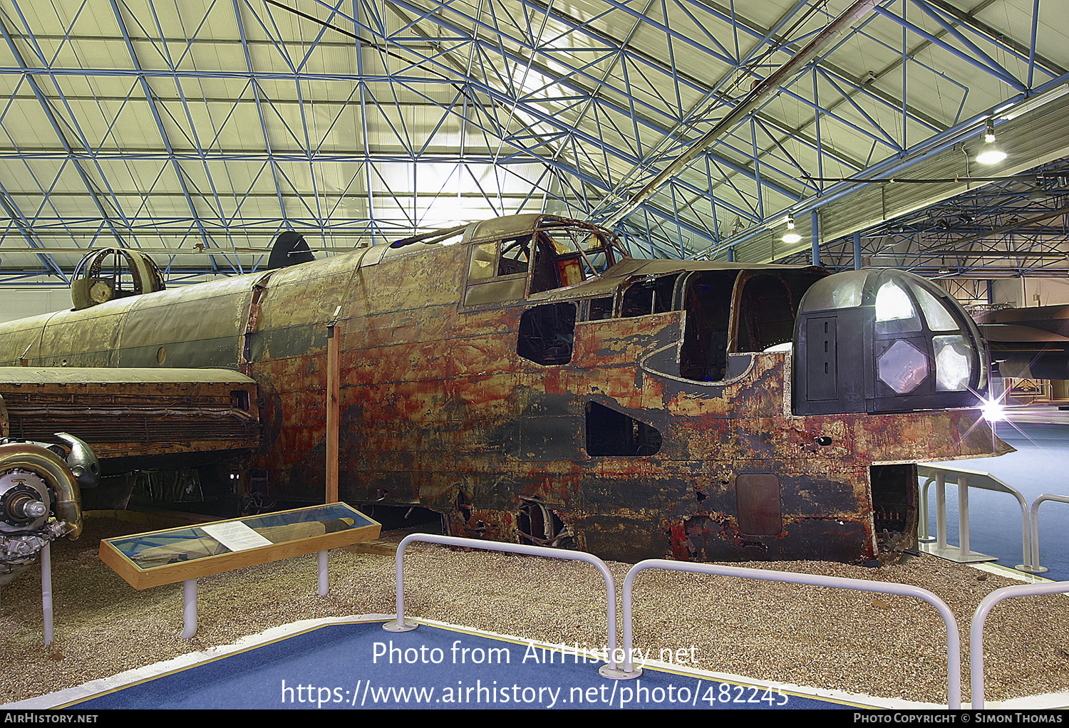 Aircraft Photo of W1048 | Handley Page HP-59 Halifax B2 | UK - Air Force | AirHistory.net #482245