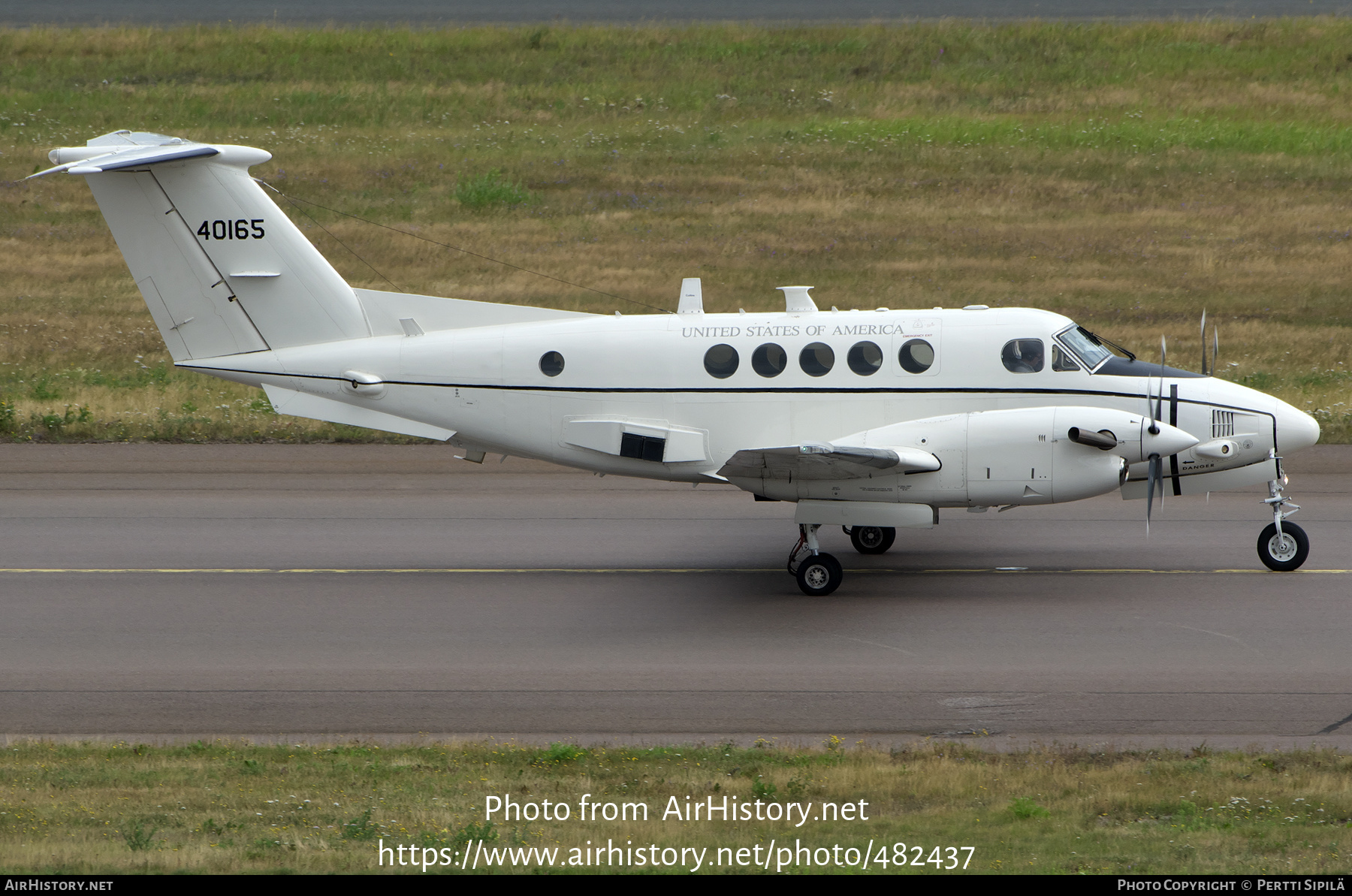 Aircraft Photo of 84-0165 / 40165 | Beech C-12U-3 Huron (B200C) | USA - Army | AirHistory.net #482437