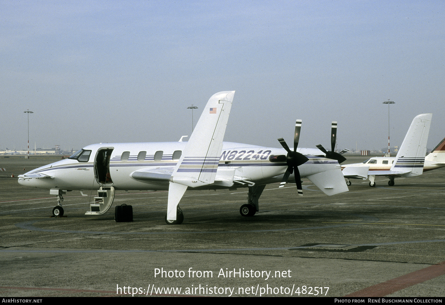 Aircraft Photo of N8224Q | Beech 2000 Starship 1 | AirHistory.net #482517