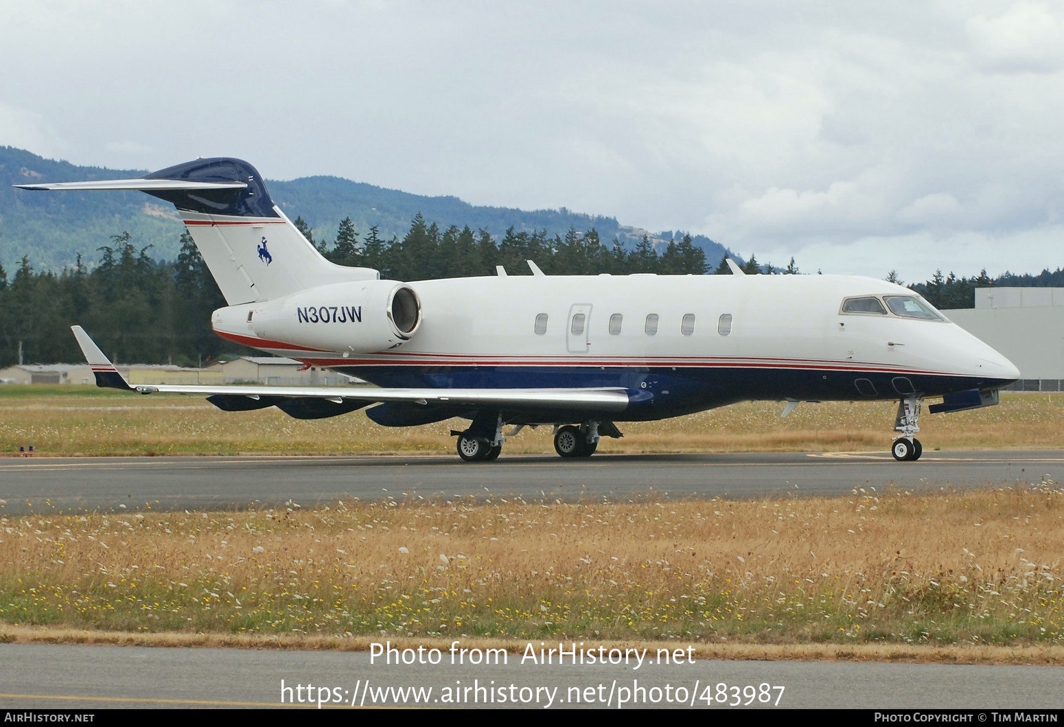 Aircraft Photo of N307JW | Bombardier Challenger 300 (BD-100-1A10) | AirHistory.net #483987