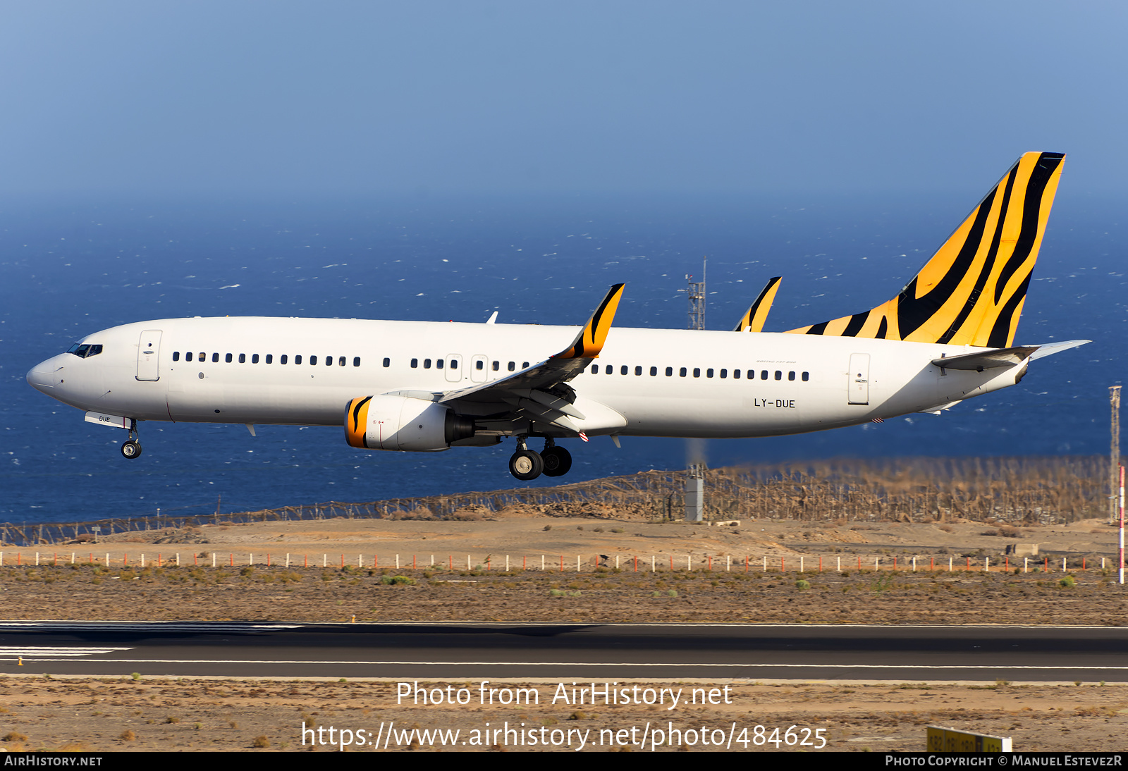 Aircraft Photo of LY-DUE | Boeing 737-8FE | AirHistory.net #484625