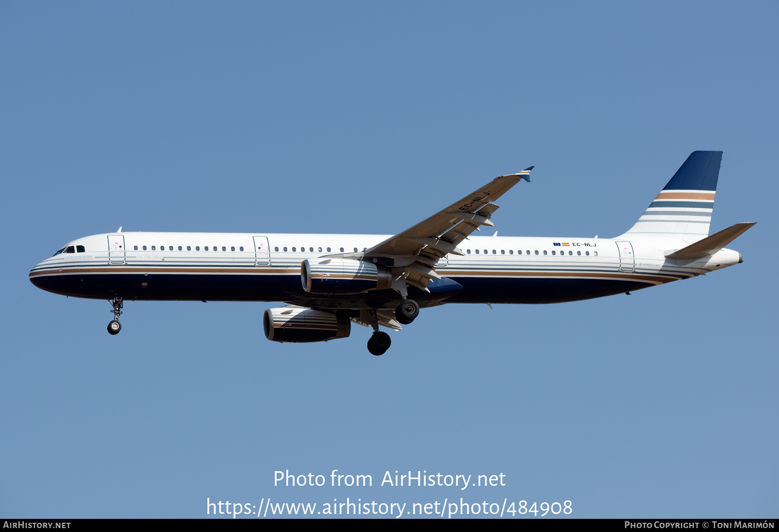 Aircraft Photo of EC-NLJ | Airbus A321-231 | Privilege Style | AirHistory.net #484908