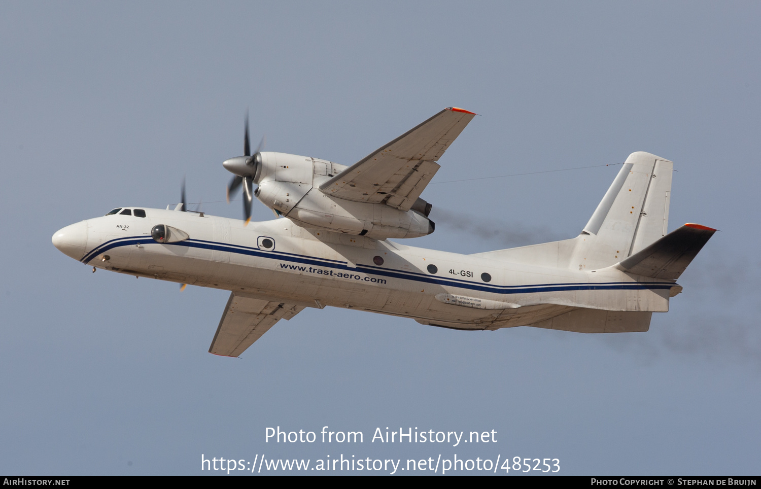 Aircraft Photo of 4L-GSI | Antonov An-32A | Trast Aero | AirHistory.net #485253