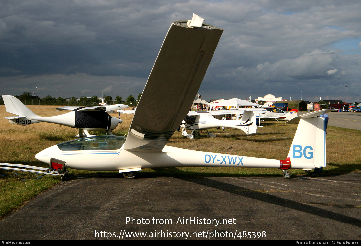 Aircraft Photo of OY-XWX | Rolladen-Schneider LS-7-WL | AirHistory.net #485398