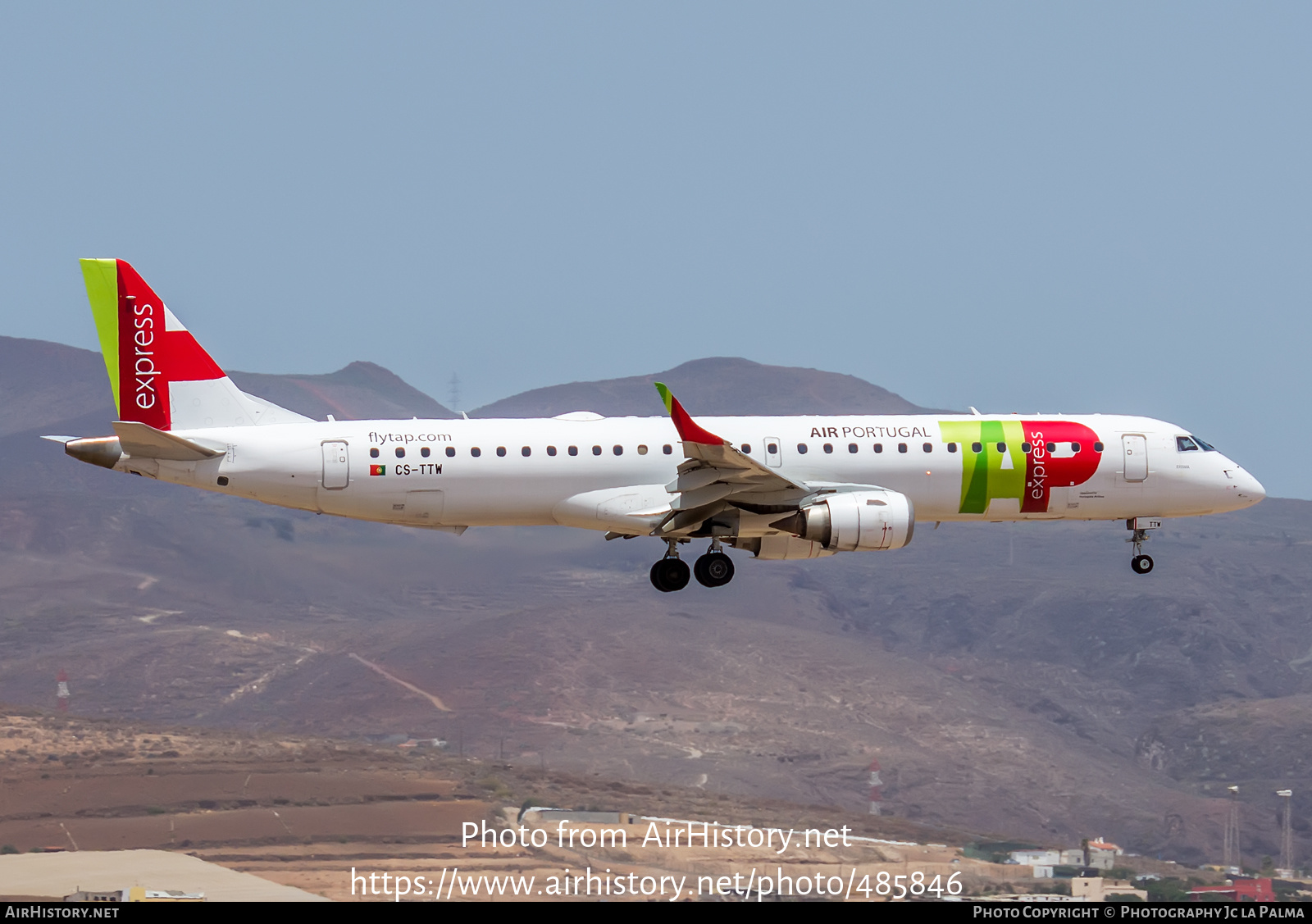 Aircraft Photo of CS-TTW | Embraer 195AR (ERJ-190-200IGW) | TAP Air Portugal Express | AirHistory.net #485846