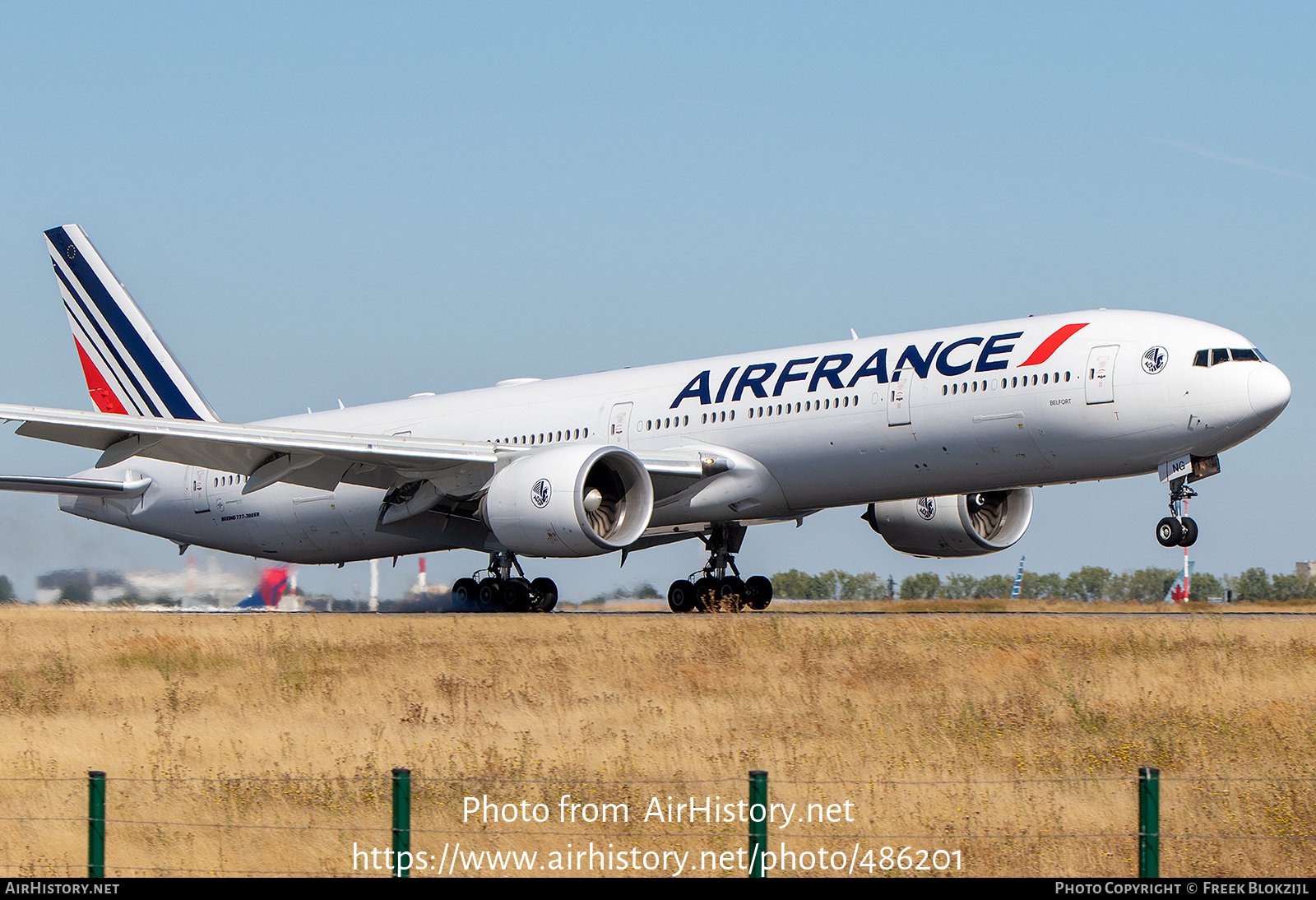 Aircraft Photo of F-GZNG | Boeing 777-328/ER | Air France | AirHistory.net #486201