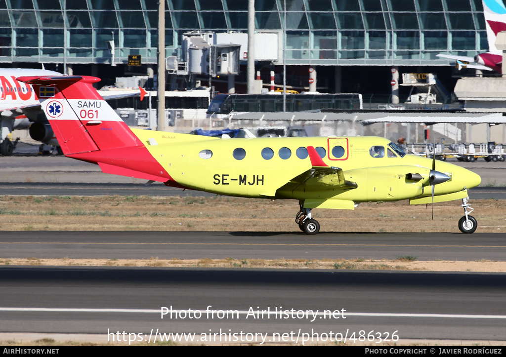 Aircraft Photo of SE-MJH | Beechcraft 250 King Air (200GT) | SAMU - Servicios de Asistencia Médica de Urgencias | AirHistory.net #486326