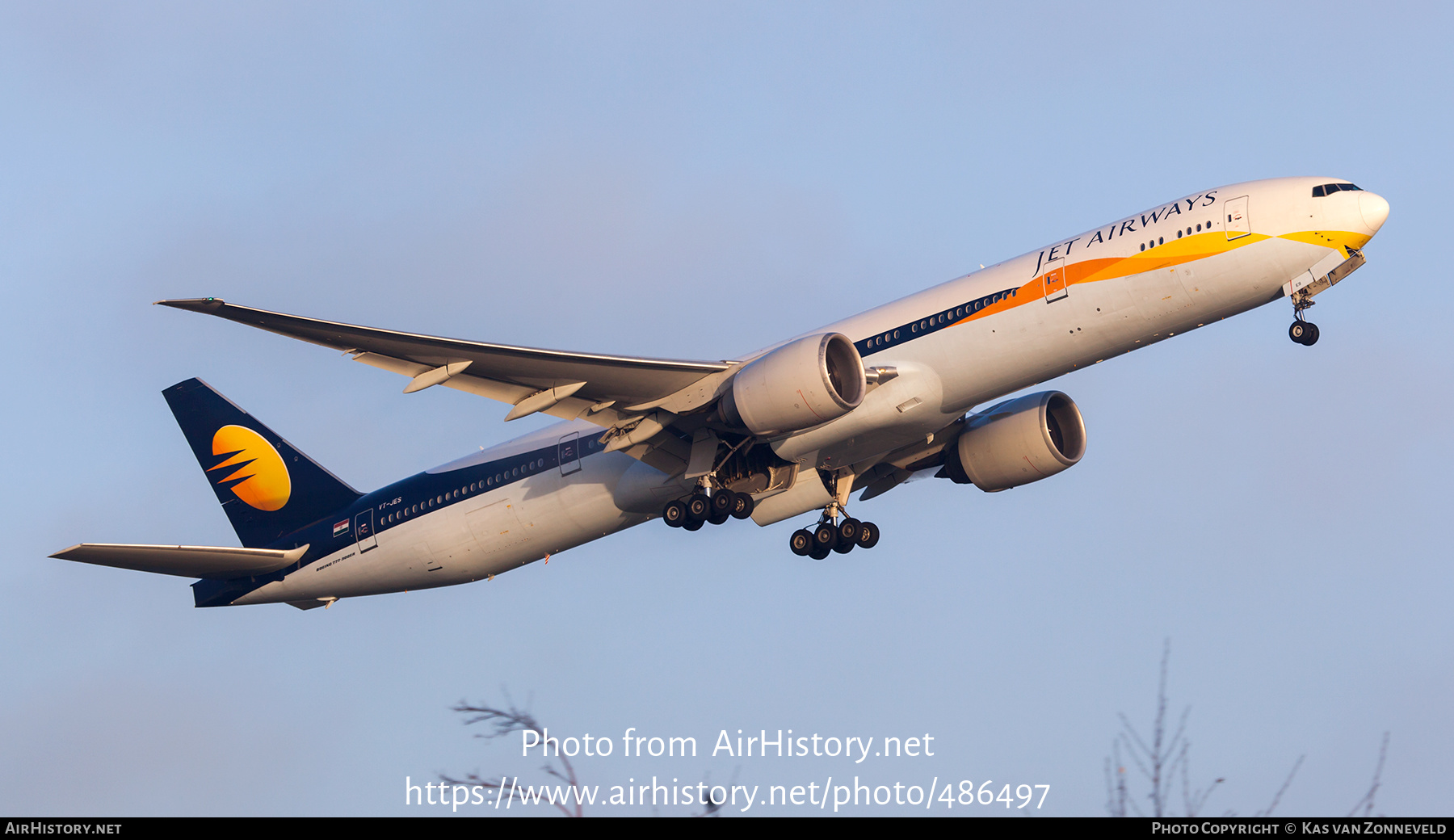 Aircraft Photo of VT-JES | Boeing 777-35R/ER | Jet Airways | AirHistory.net #486497