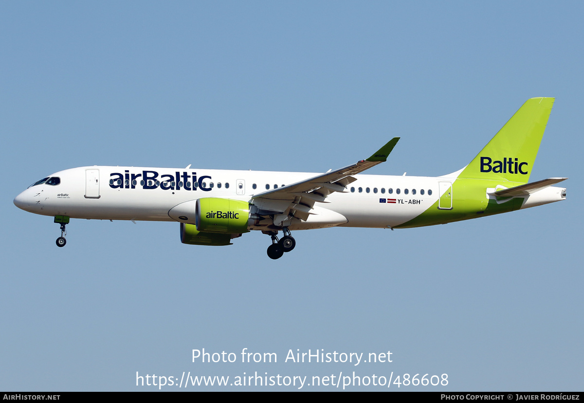 Aircraft Photo of YL-ABH | Airbus A220-371 (BD-500-1A11) | AirBaltic | AirHistory.net #486608