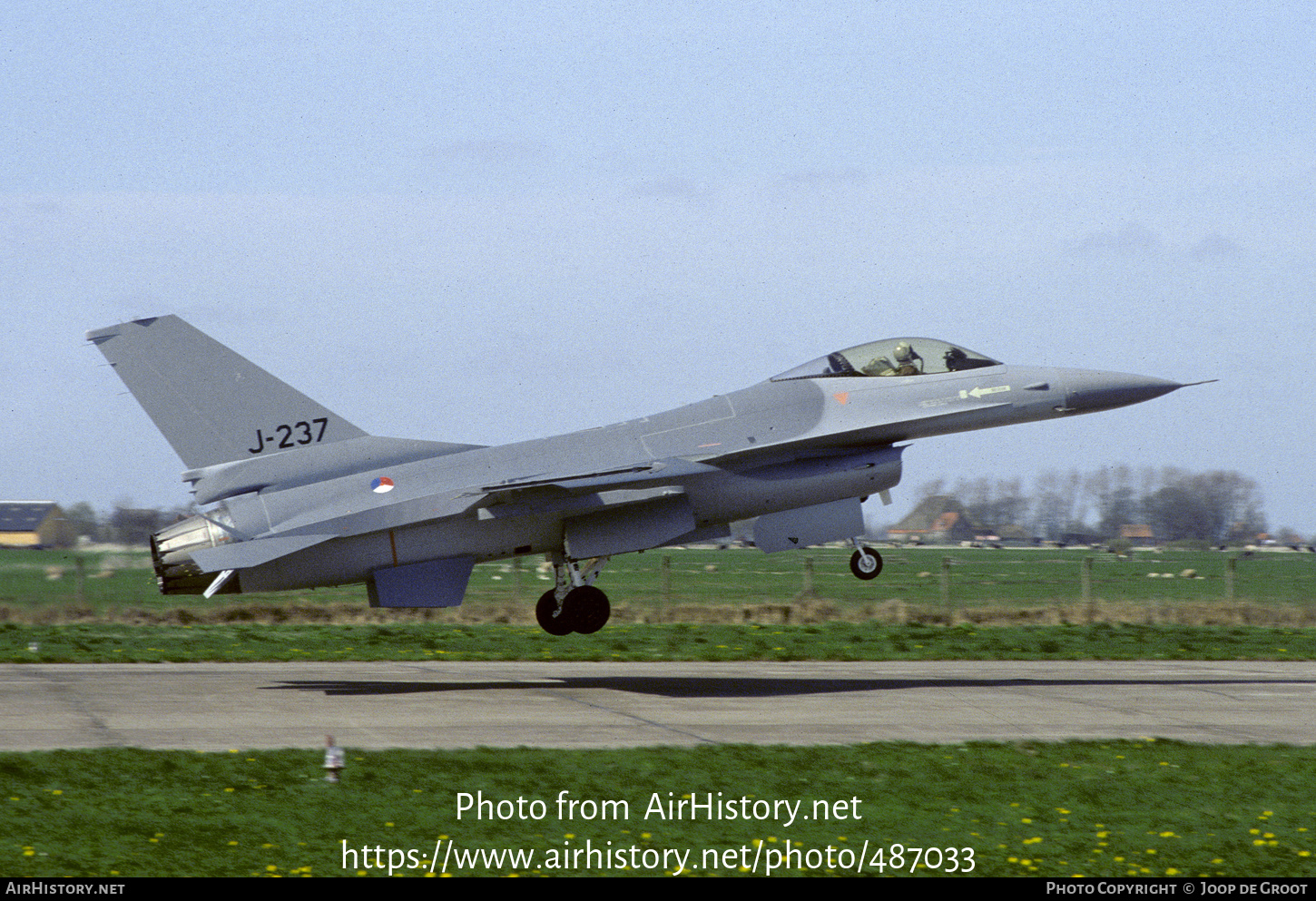 aircraft-photo-of-j-237-general-dynamics-f-16a-fighting-falcon