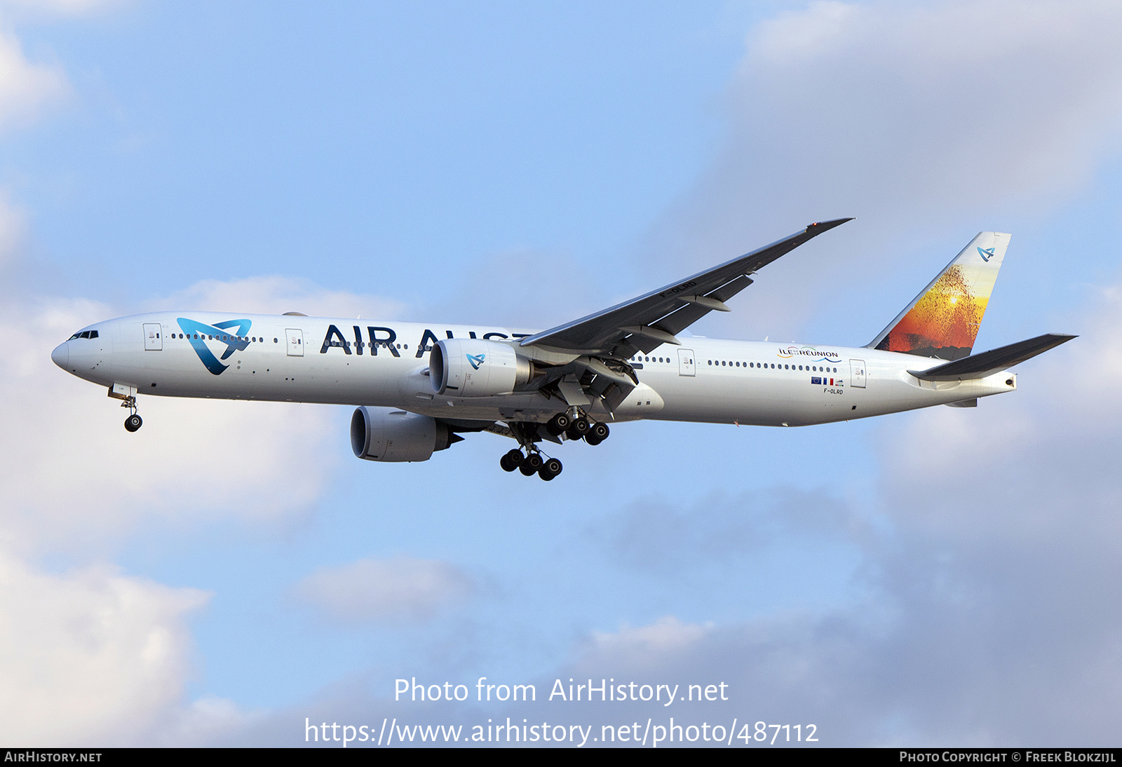 Aircraft Photo of F-OLRD | Boeing 777-300/ER | Air Austral | AirHistory.net #487112