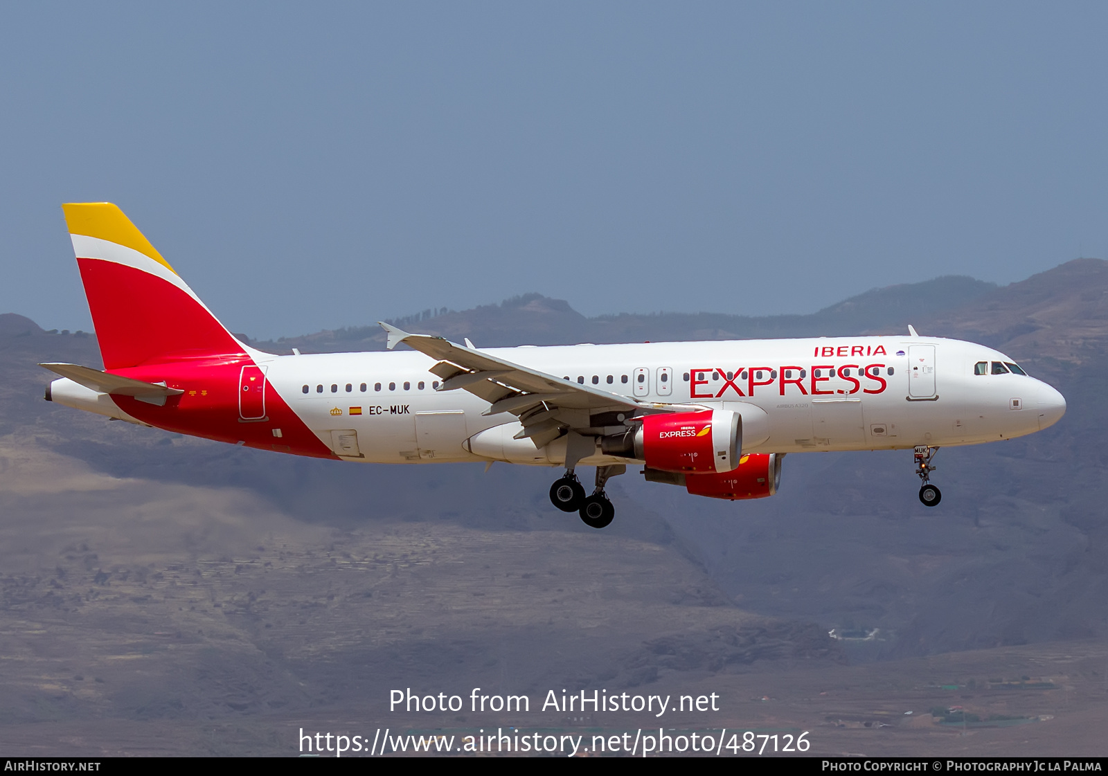 Aircraft Photo of EC-MUK | Airbus A320-214 | Iberia Express | AirHistory.net #487126