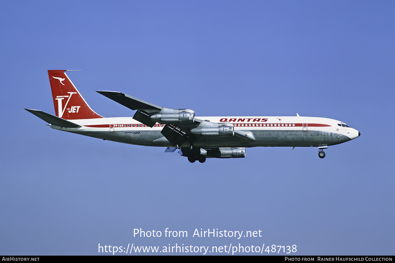 Aircraft Photo of VH-EAD | Boeing 707-338C | Qantas | AirHistory.net #487138