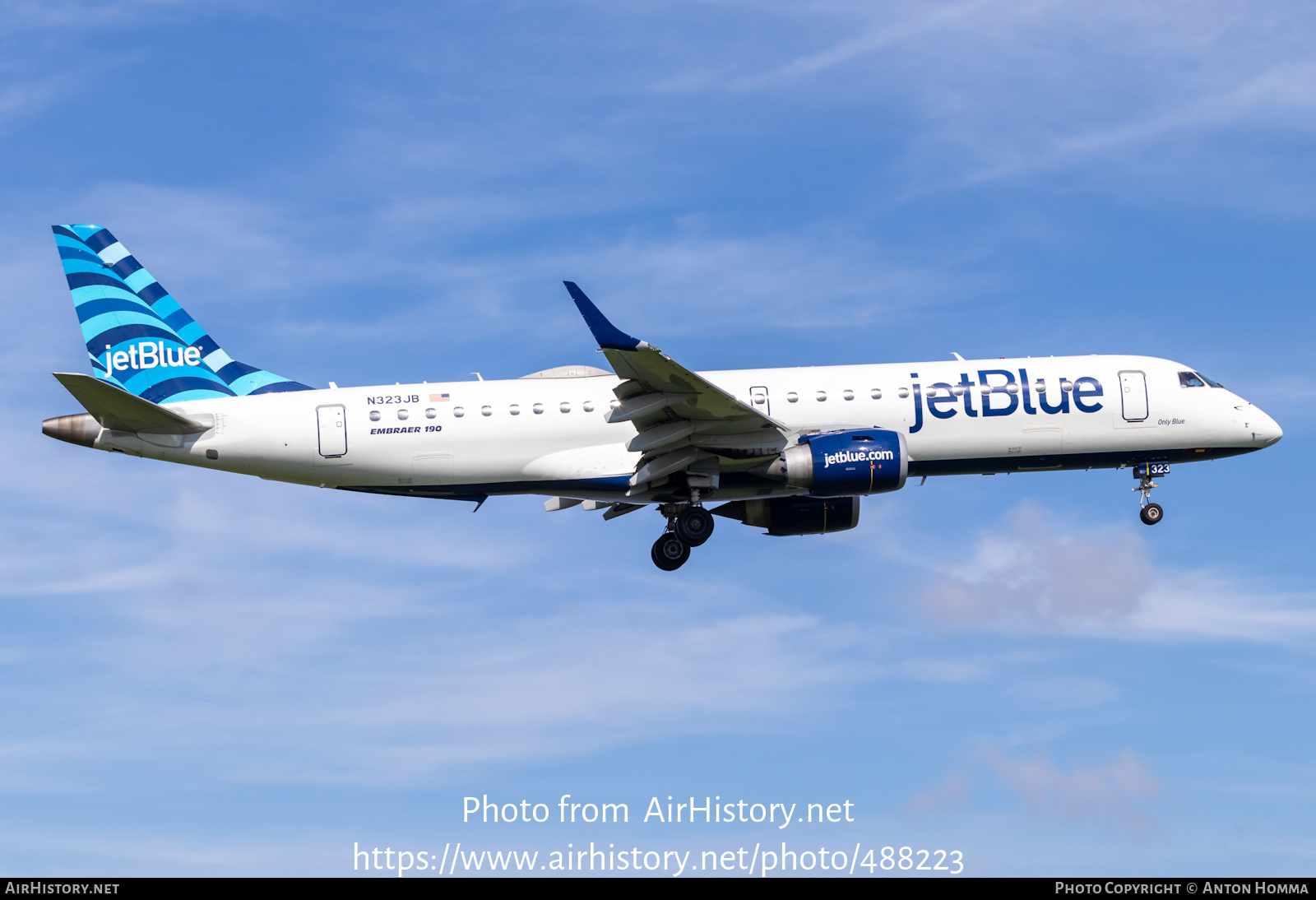 aircraft-photo-of-n323jb-embraer-190ar-erj-190-100igw-jetblue