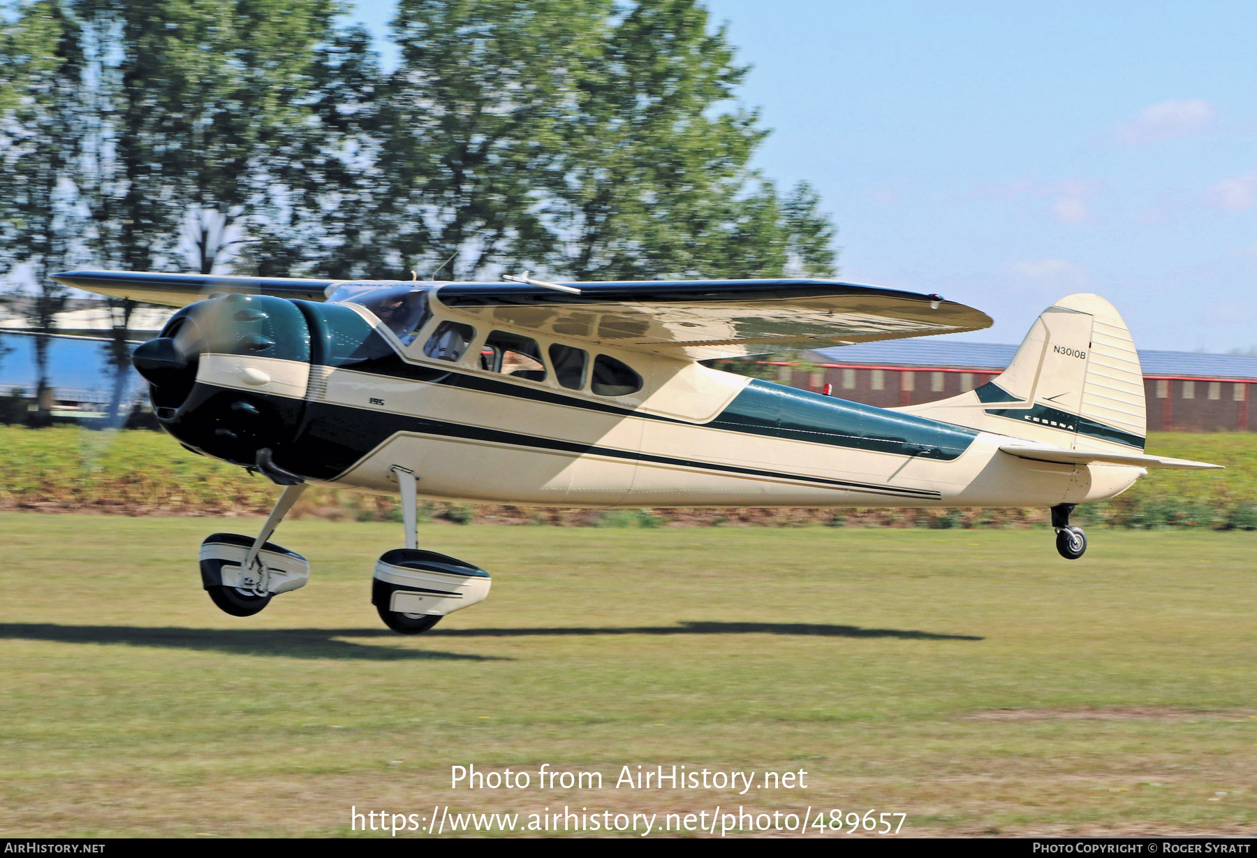 Aircraft Photo of N3010B | Cessna 195B | AirHistory.net #489657